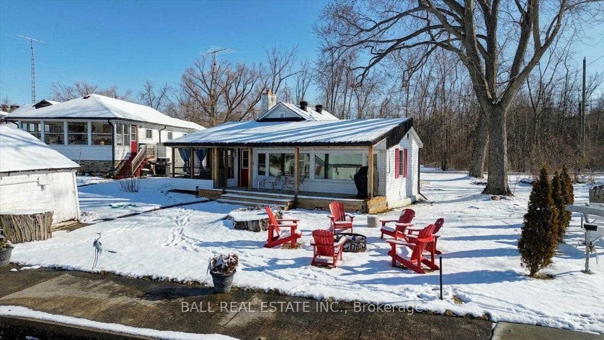 1129 McCarthy's Point Road photo 1