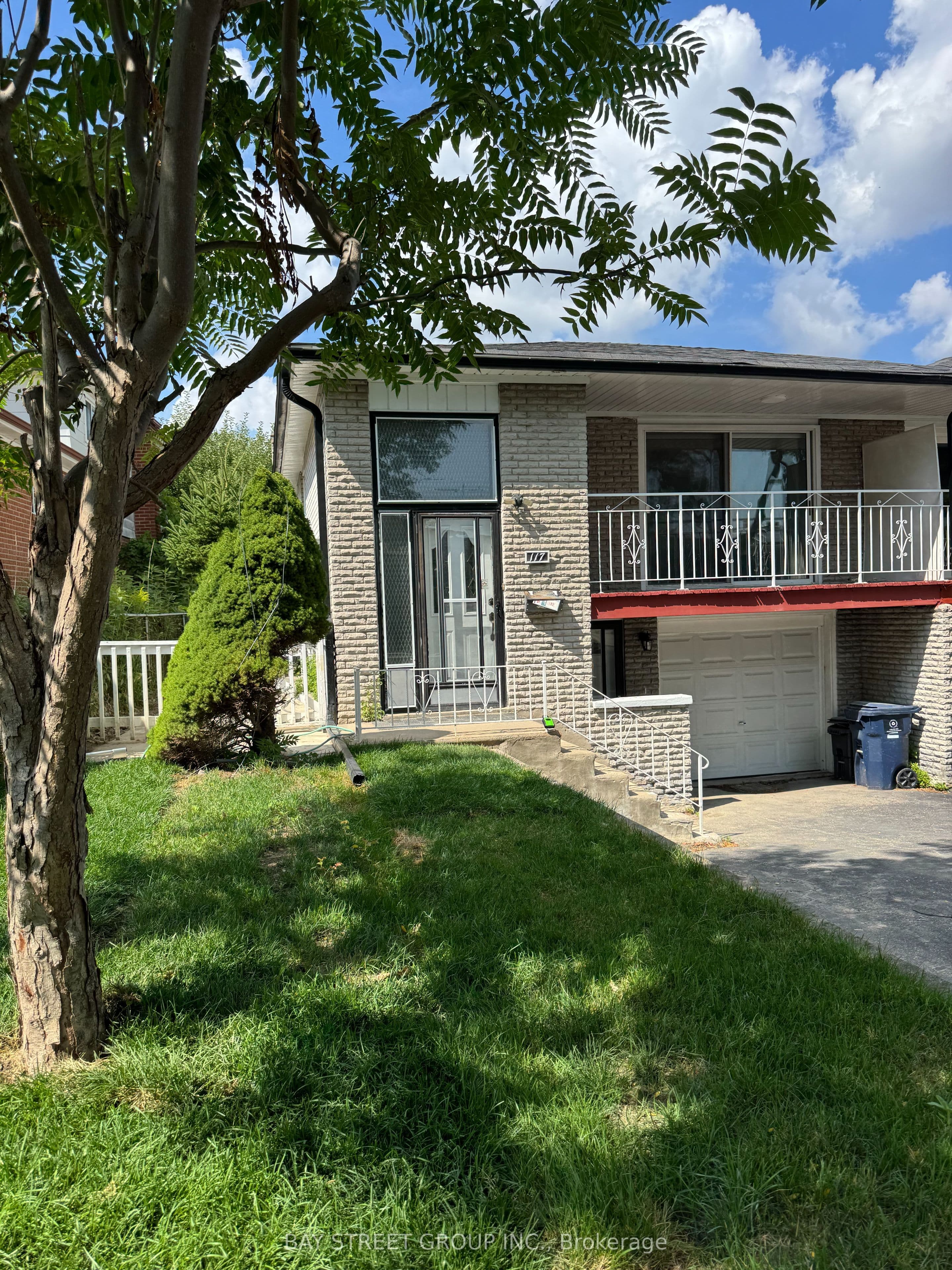 Unit Main Floor 117 Pindar Crescent photo 1