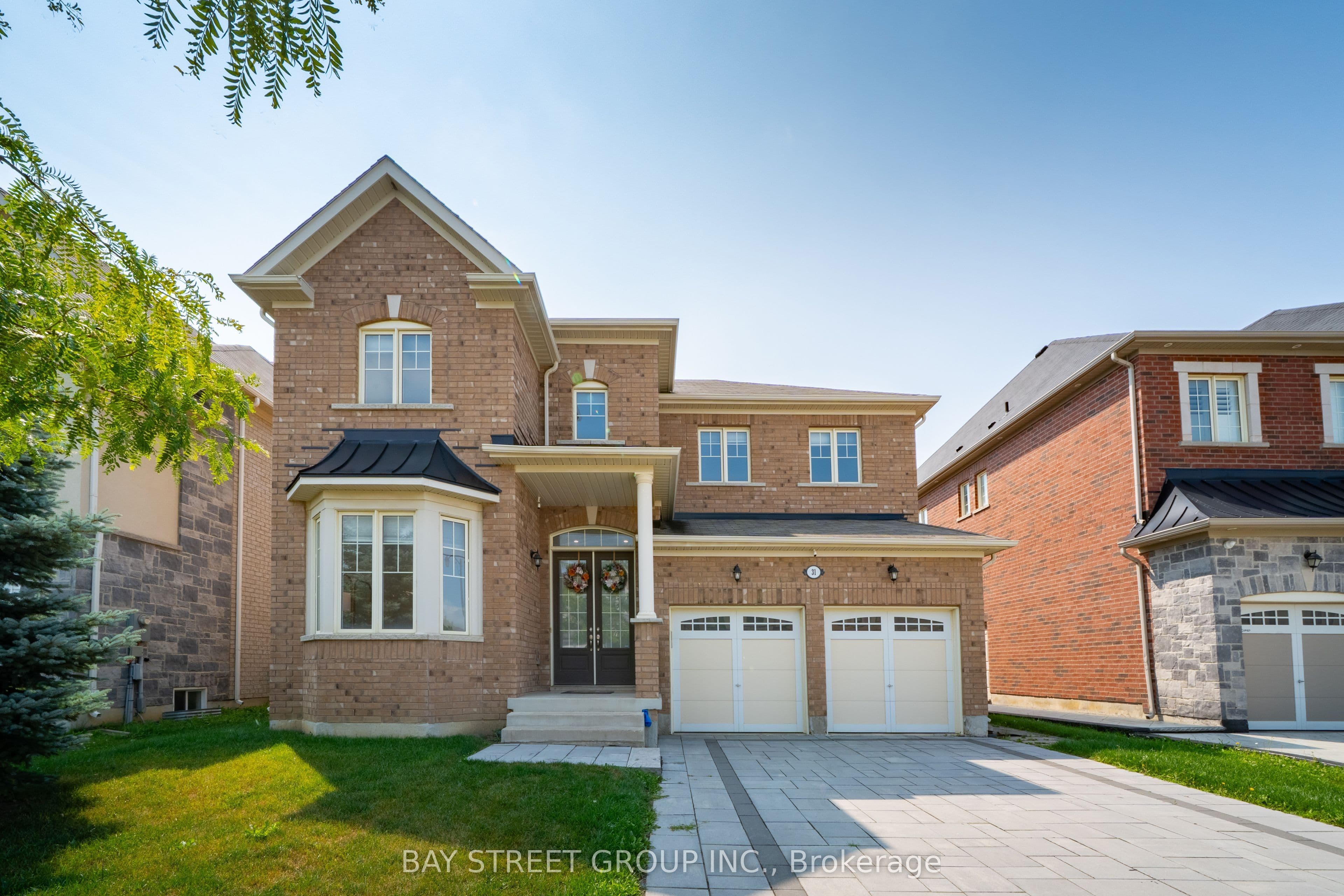 31 Woodgate Pines Drive photo 1