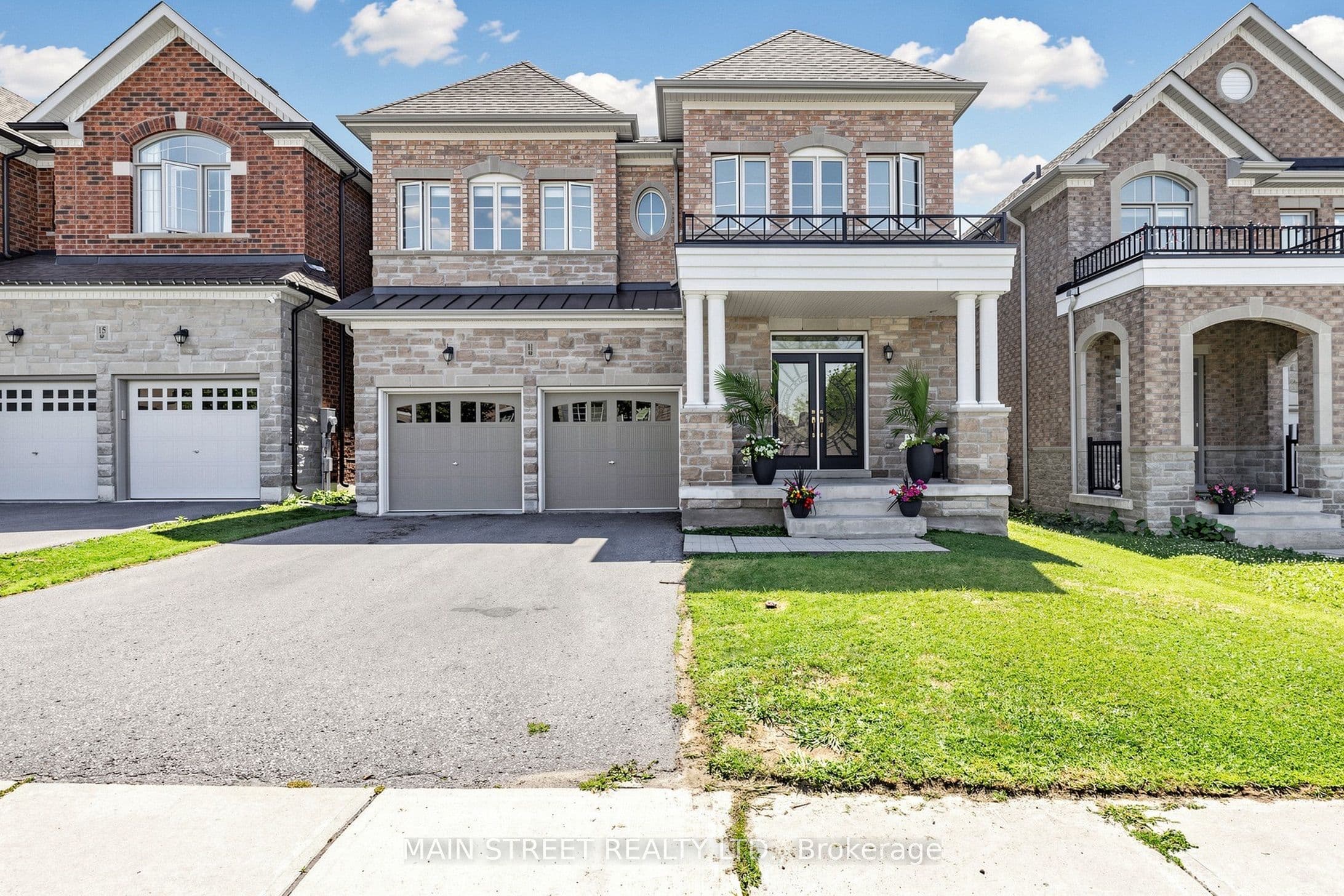 11 Robert Baldwin Boulevard photo 1