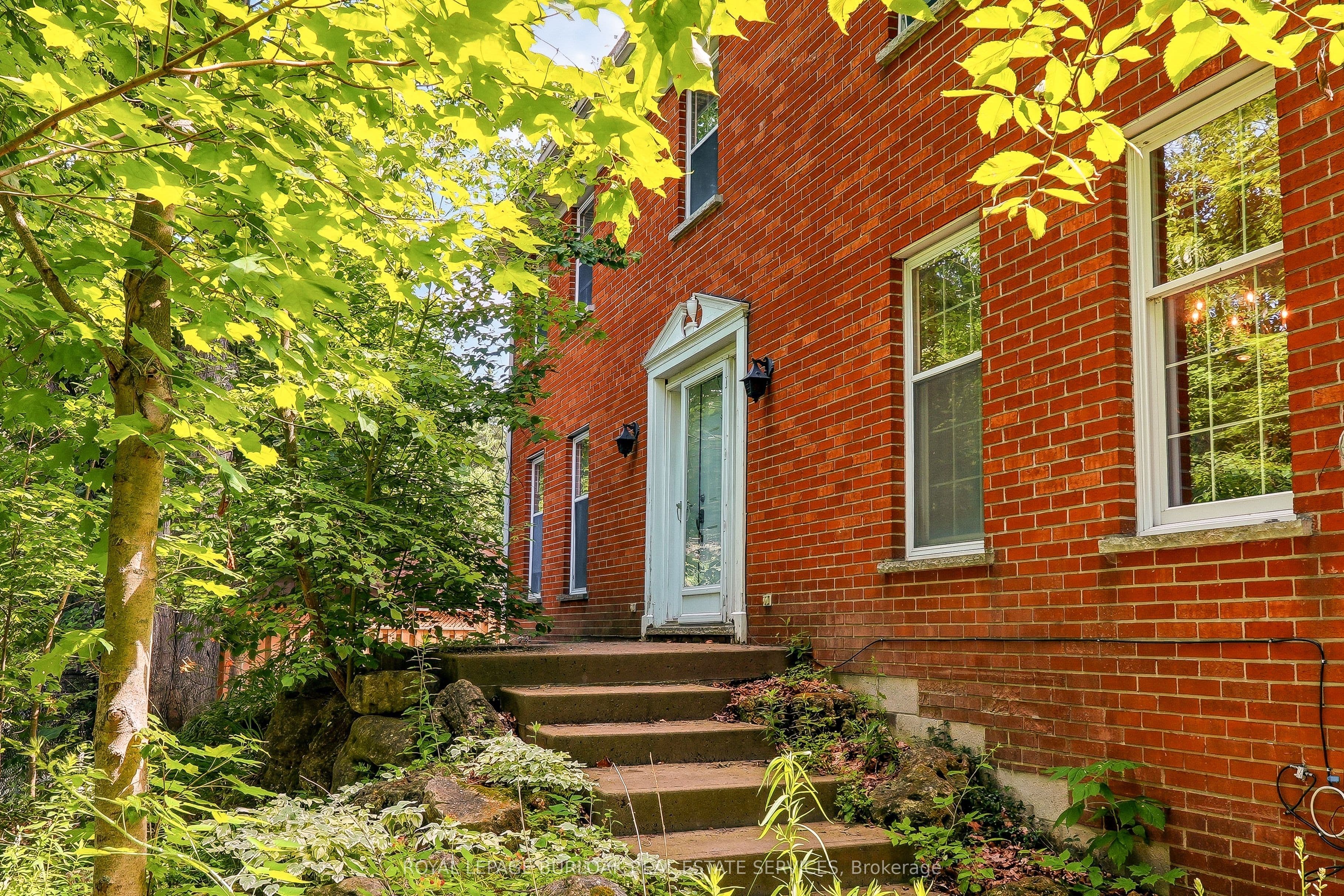 2150 East Street photo 1