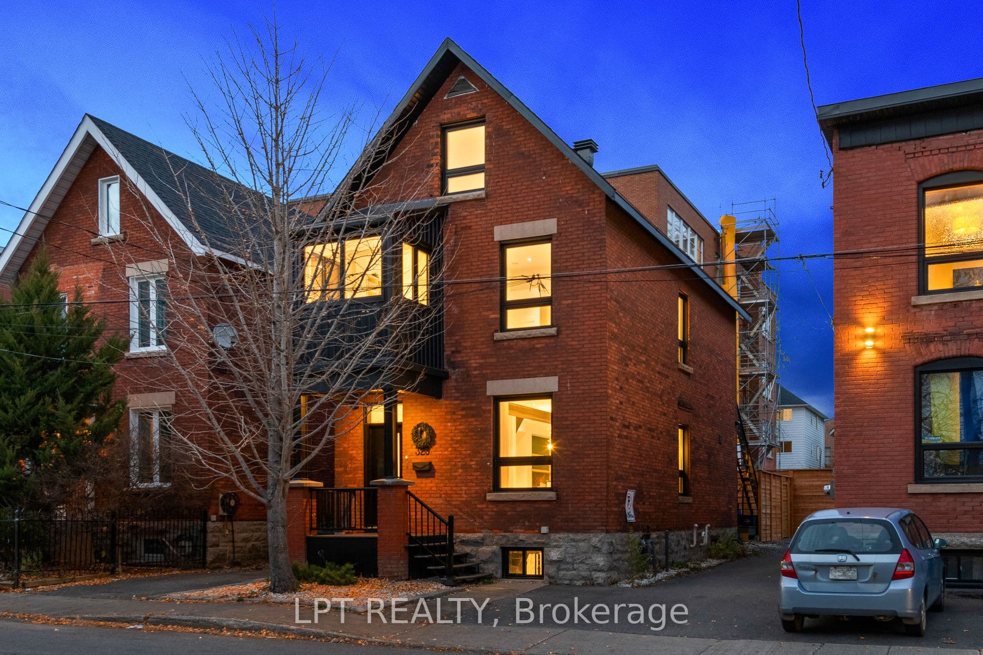 323 Booth Street photo 1