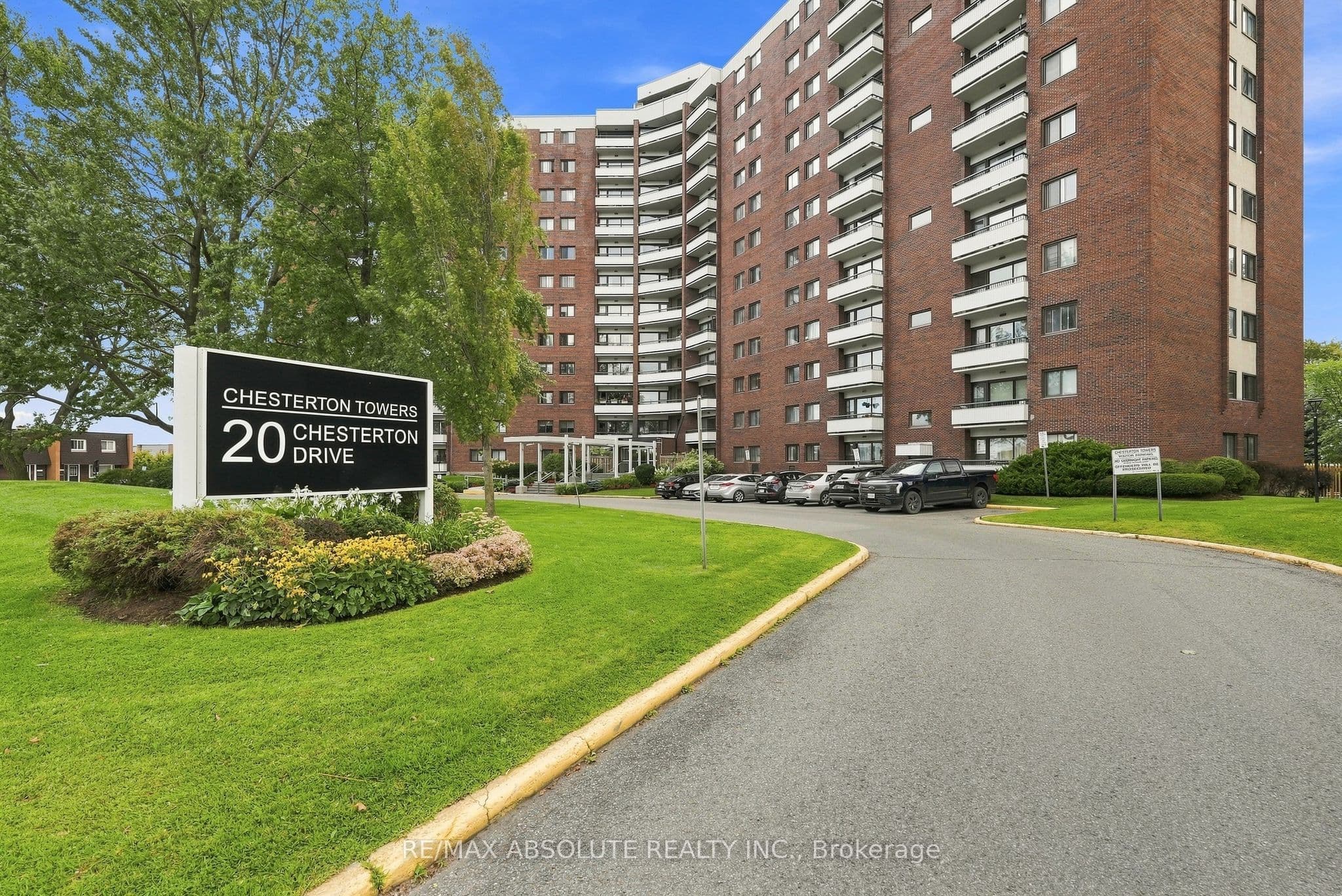 20 Chesterton Drive photo 1