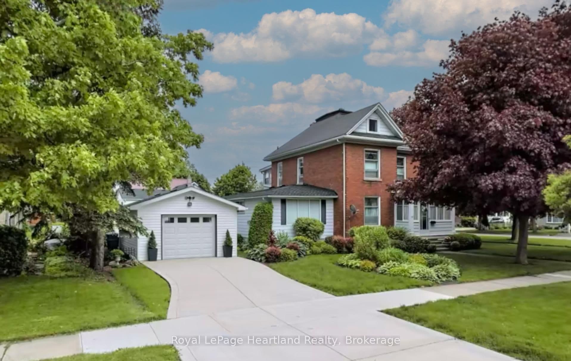 107 Wellington Street photo 1