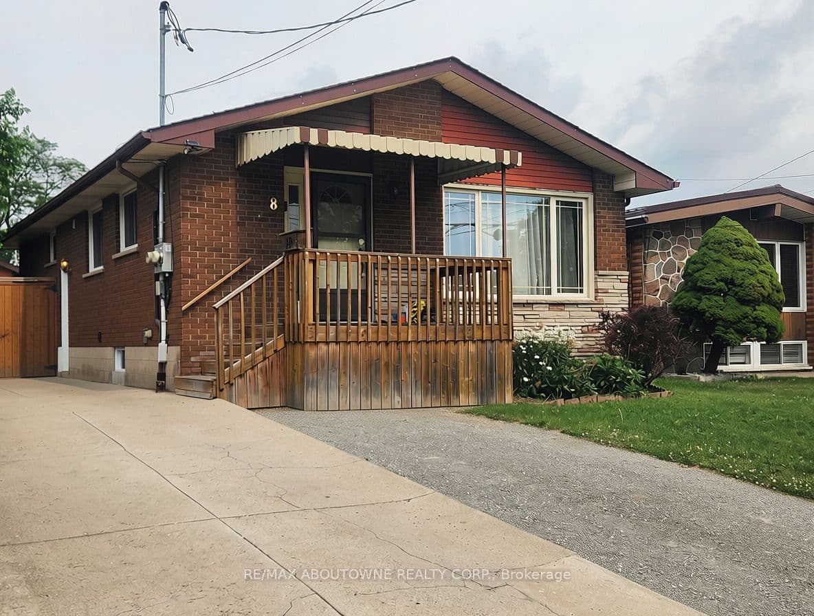 Unit Lower 18 Greeningdon Drive photo 1