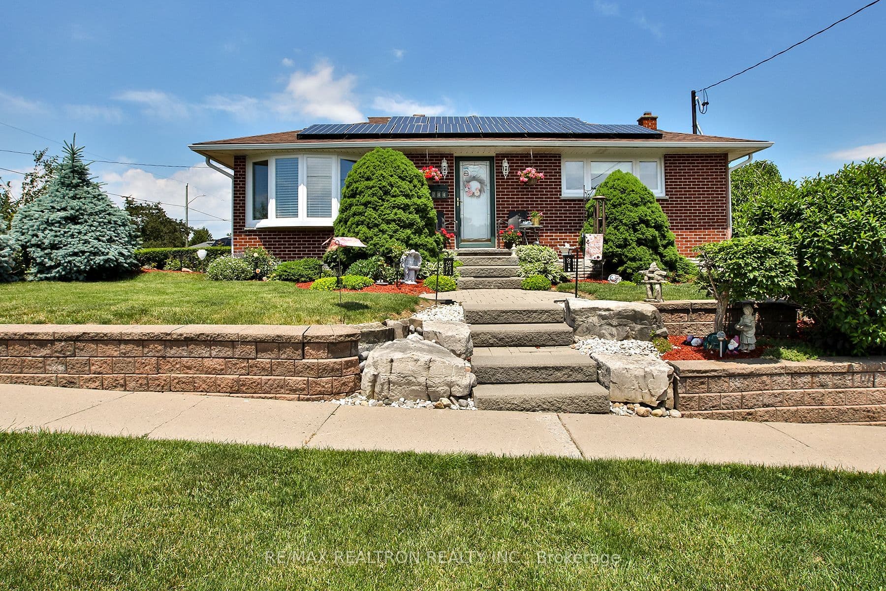 744 Shelley Avenue photo 1
