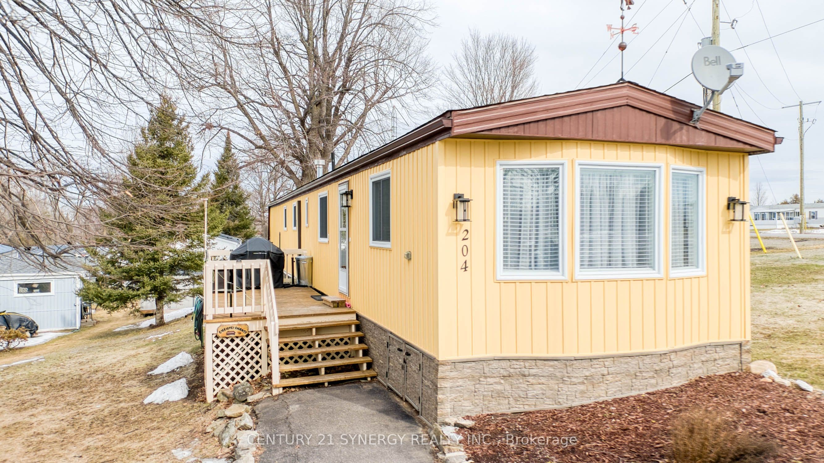 204 Hillview Road photo 1