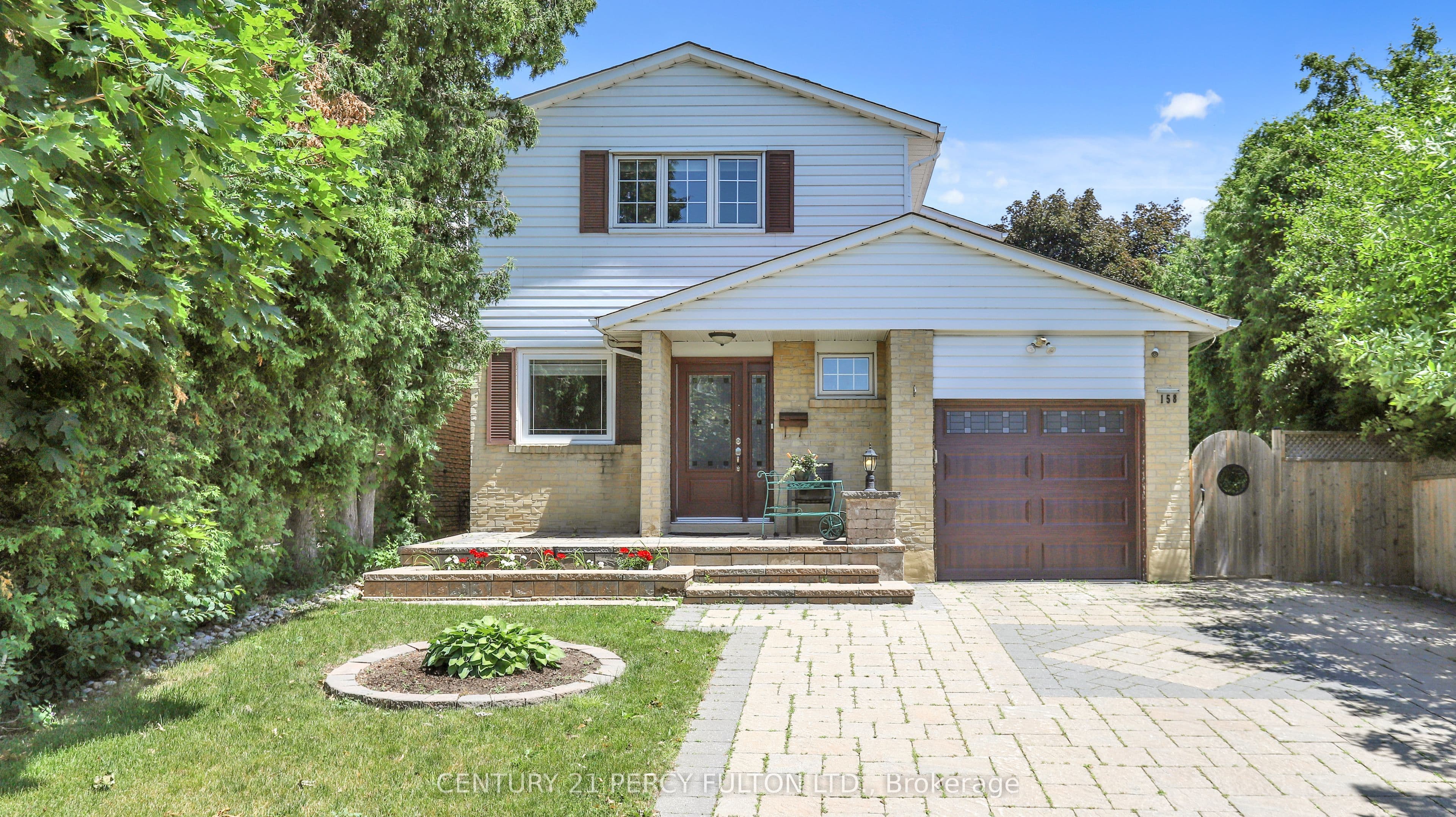 158 Holm Crescent photo 1