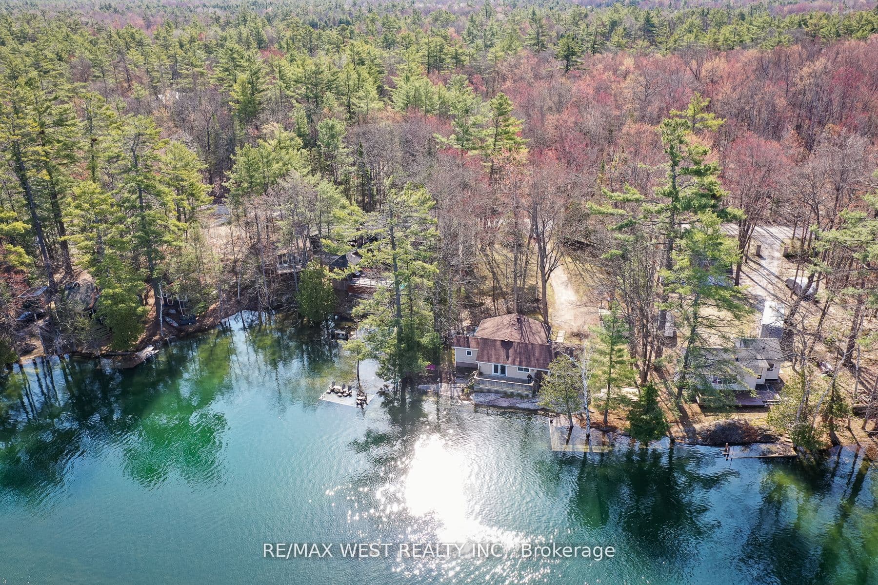 8060 Oakridge Drive photo 1