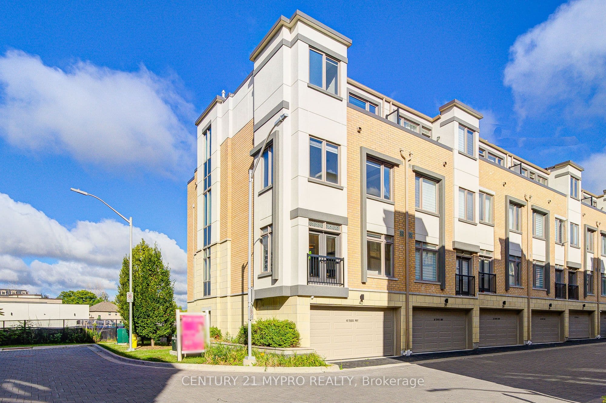 40 Teasel Way photo 1