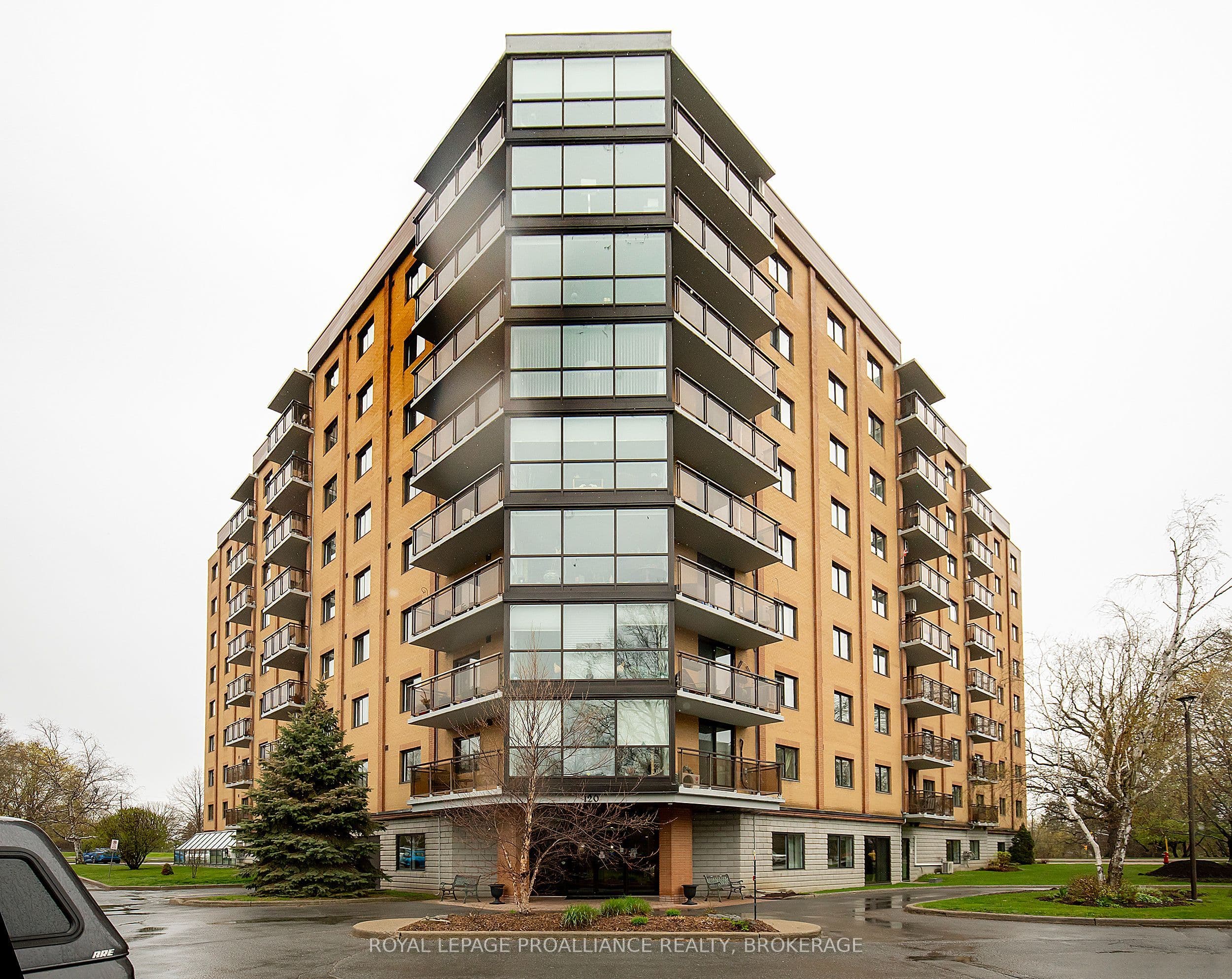 Unit 305 120 Barrett Court photo 1