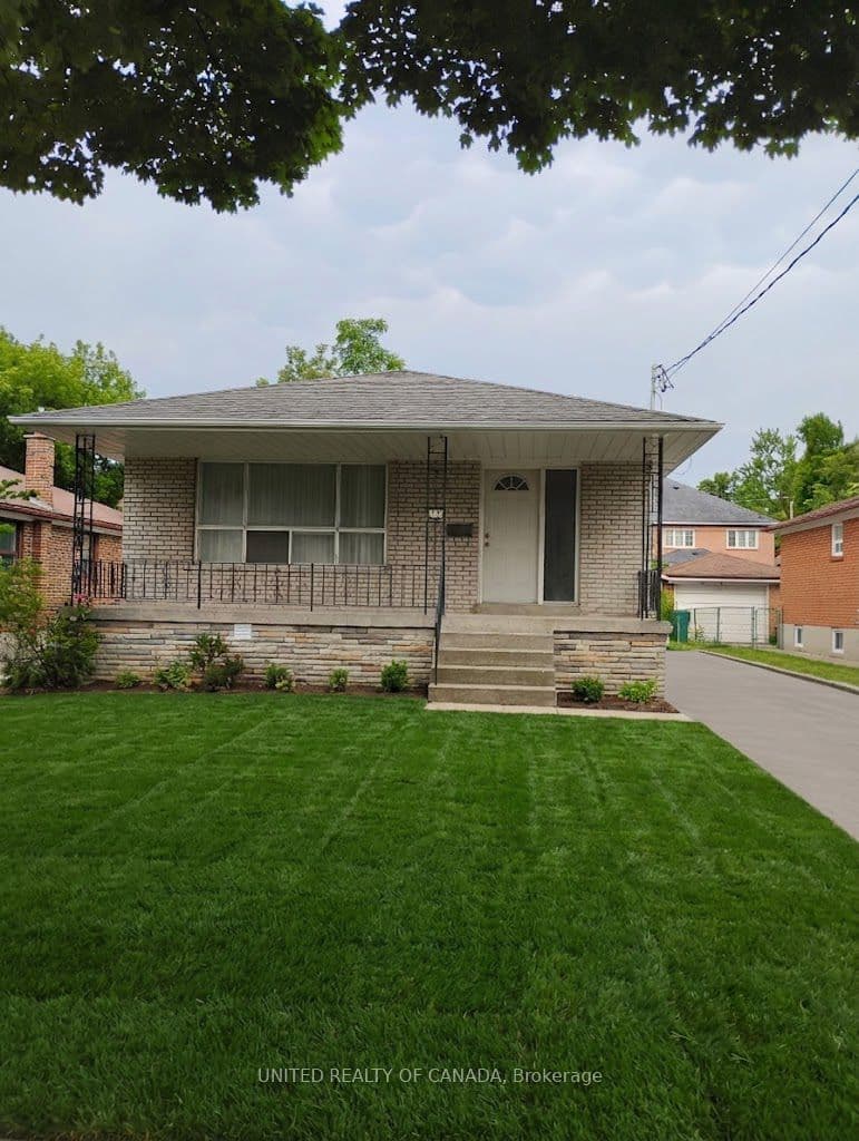 37 Madawaska Avenue photo 1