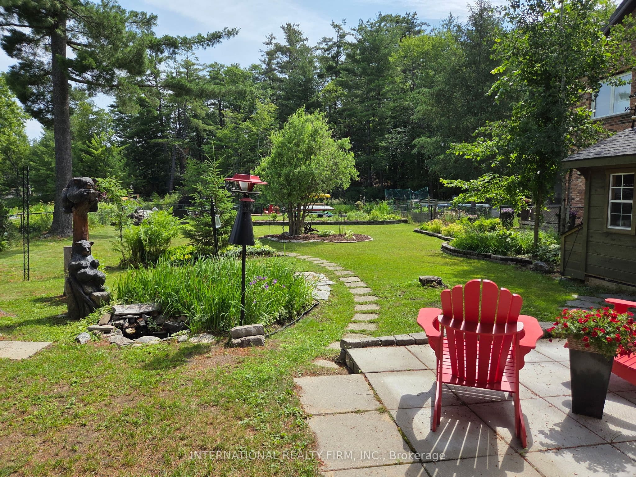324 Bethune Drive photo 1