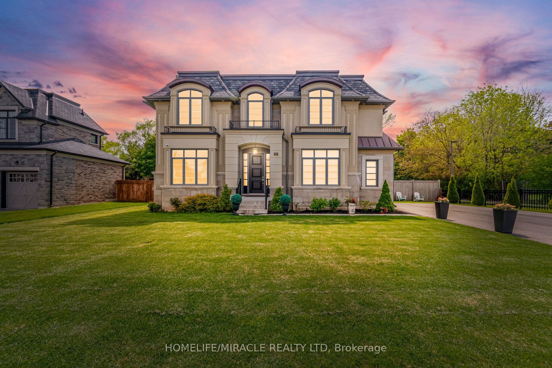 225 Prince George Crescent photo 1