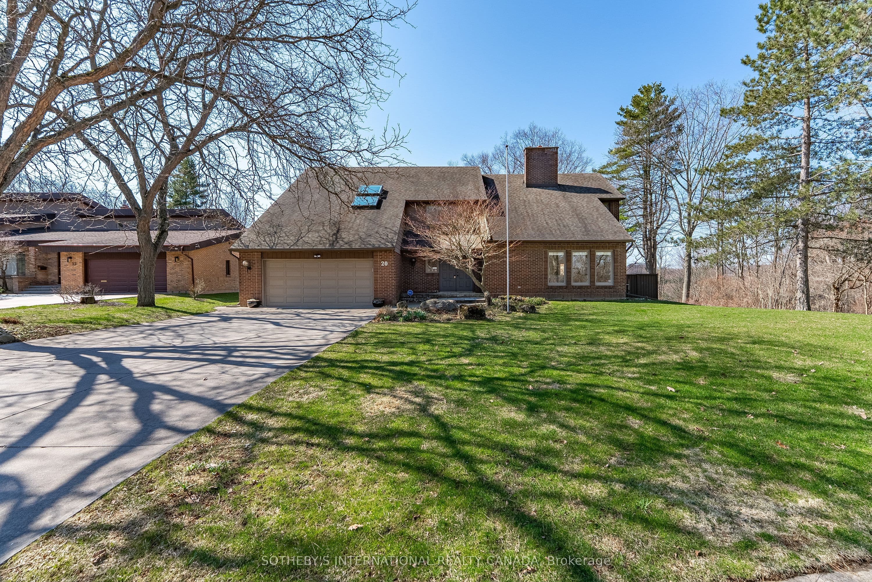 20 Ridgeview Court photo 1