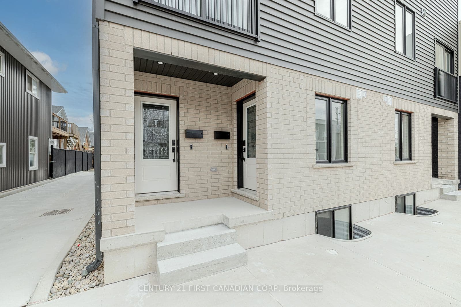109 Ross Street photo 1