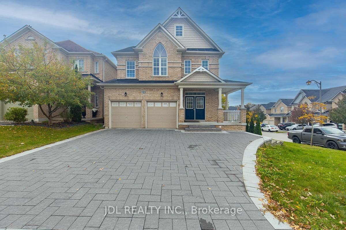 103 Herefordshire Crescent photo 1