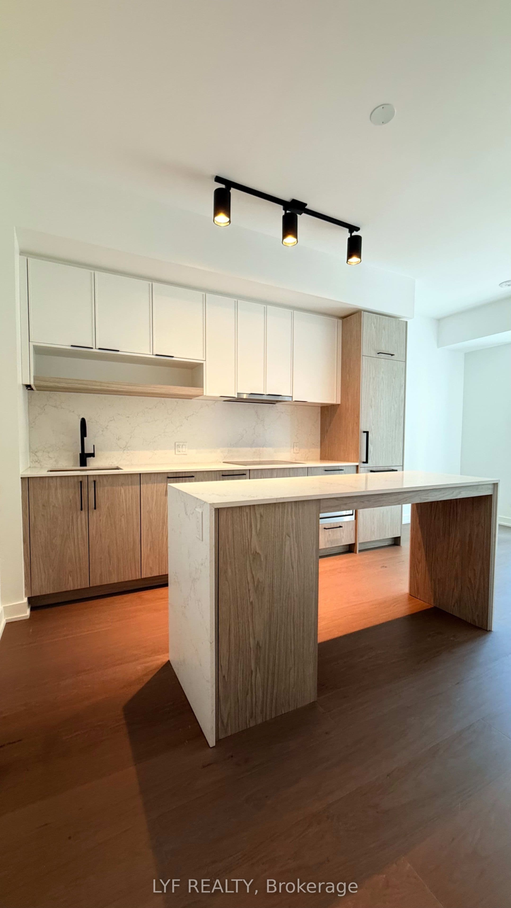 Unit 826 91 Montclair Avenue photo 1