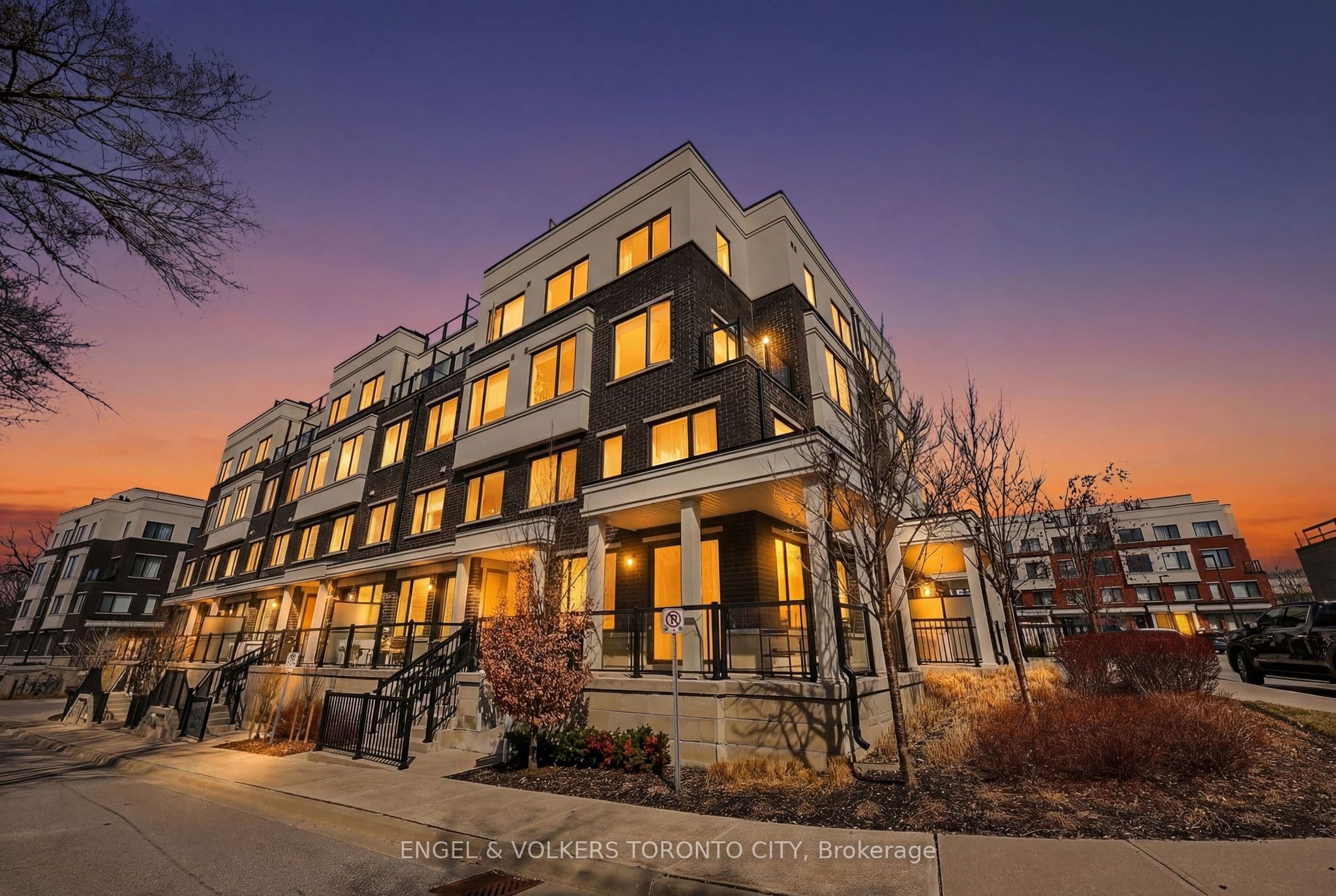 Unit 42 300 Alex Gardner Circle photo 1