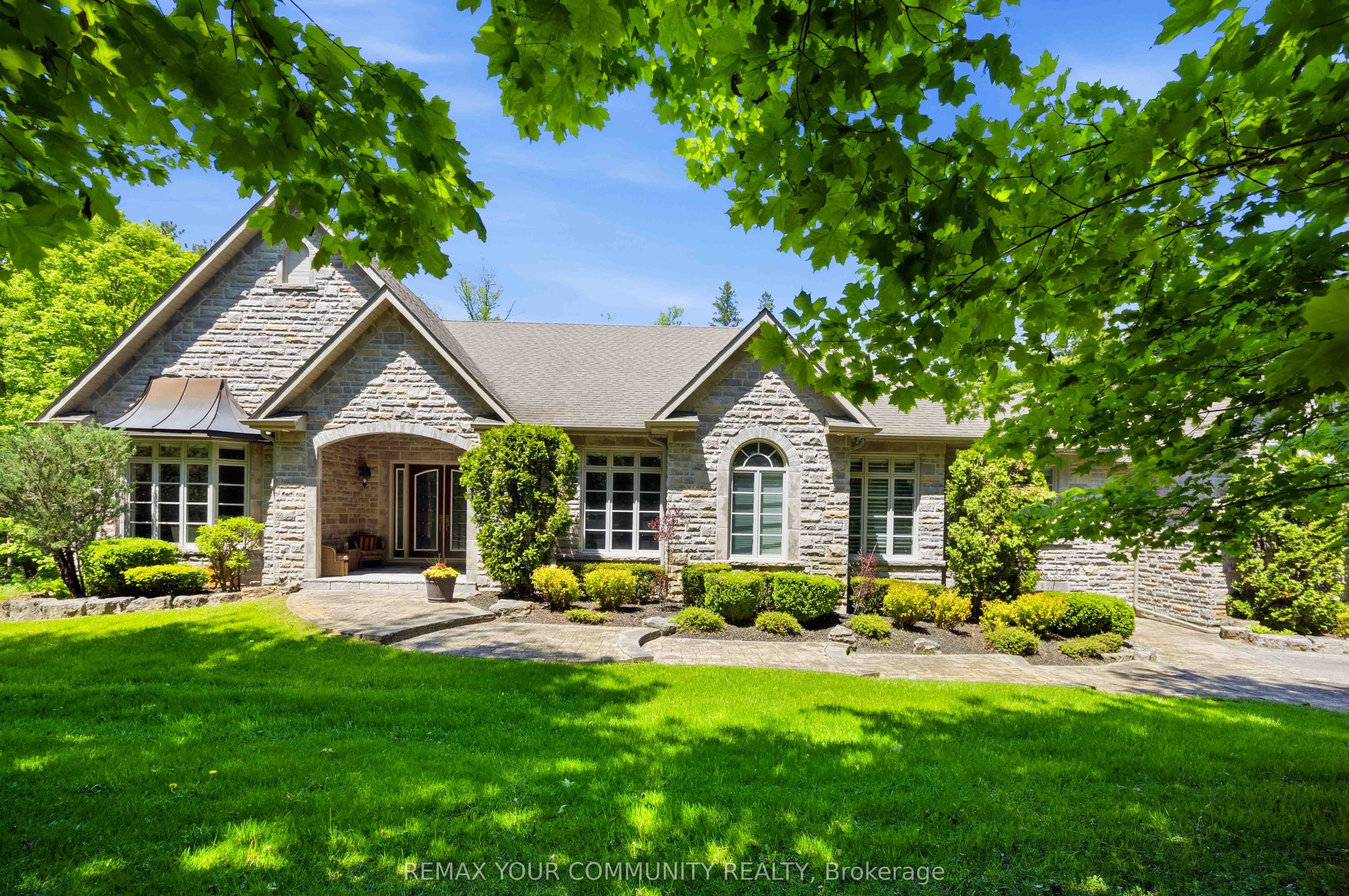 46 Lake Woods Drive photo 1