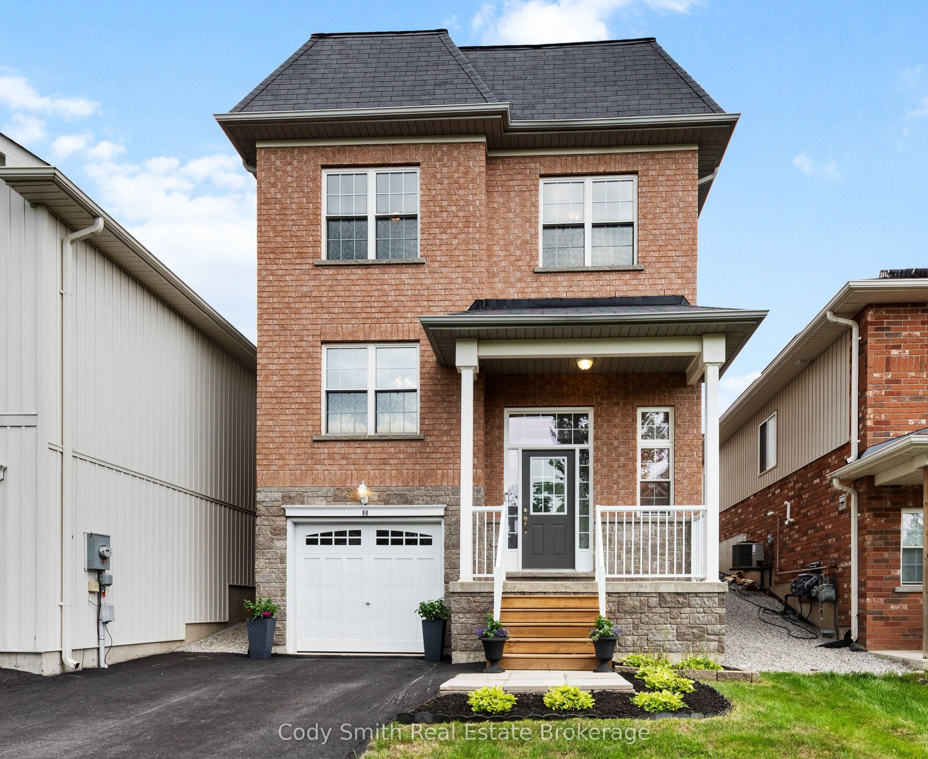 88 Pearl Drive photo 1
