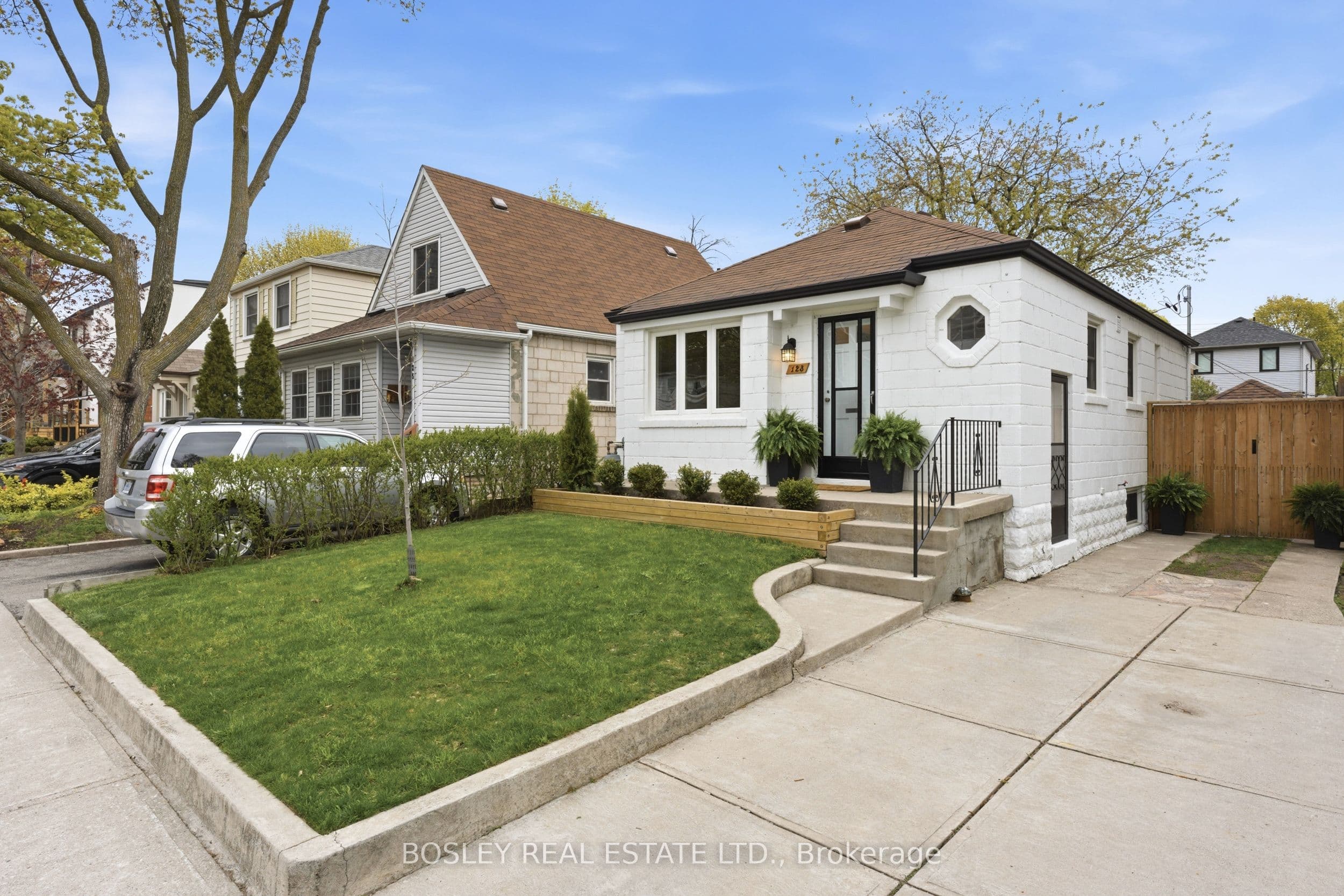 123 Dunington Drive photo 1