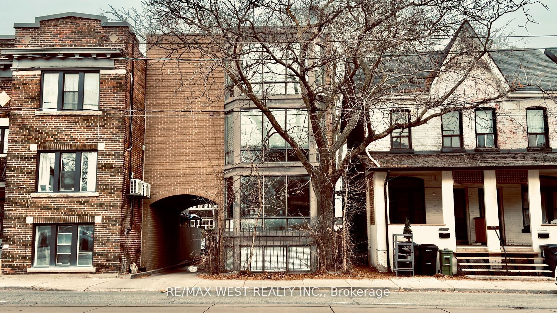 1061 Bathurst Street photo 1