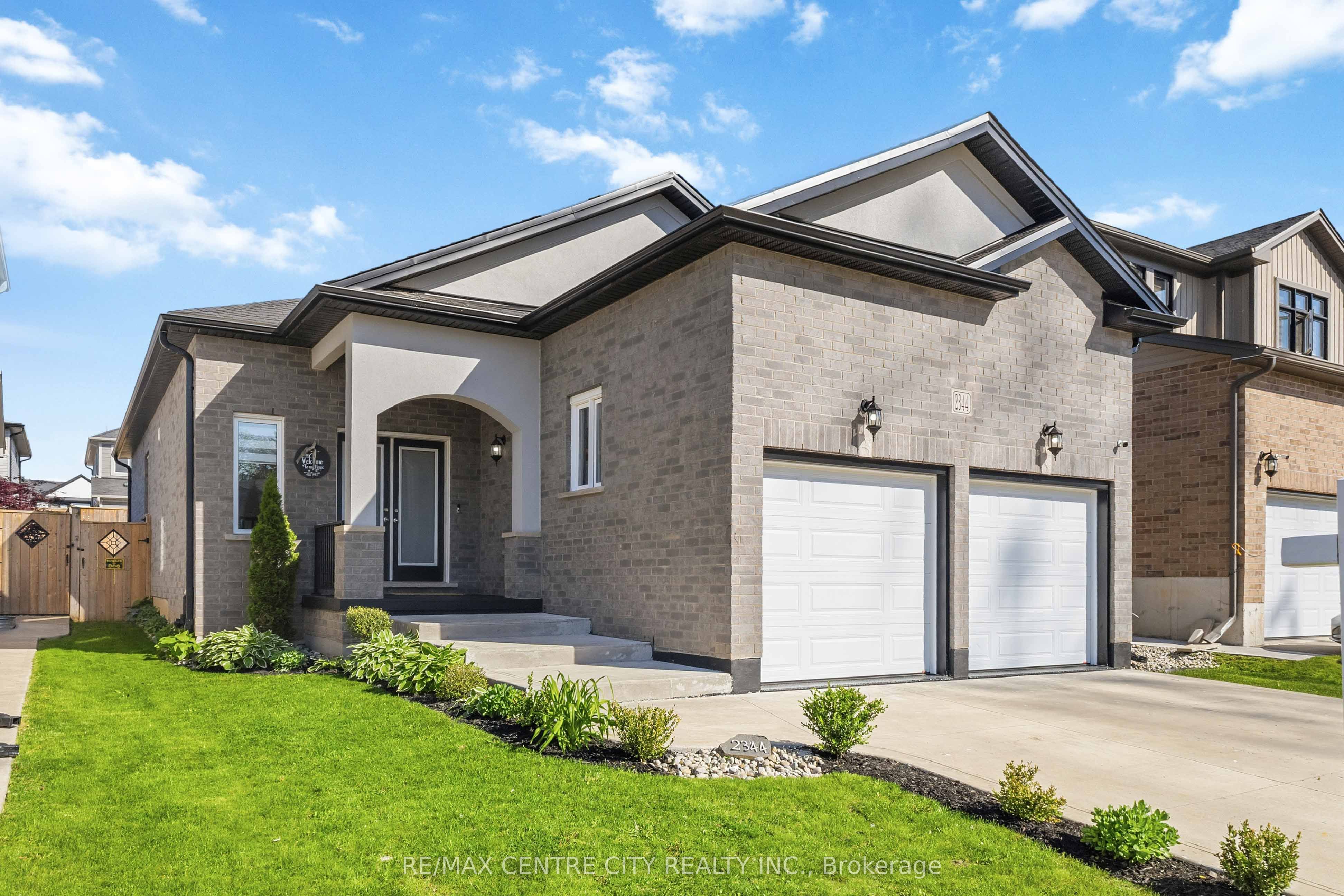 2344 Constance Avenue photo 1