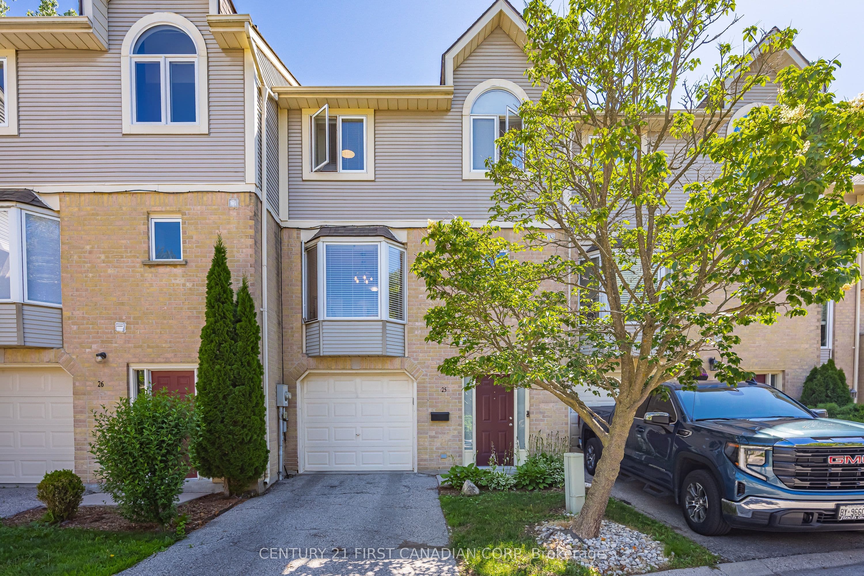Unit 25 9 Ailsa Place photo 1