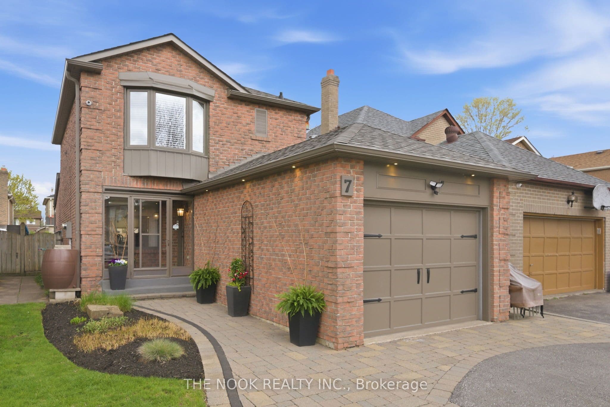 7 Brocklesby Crescent photo 1