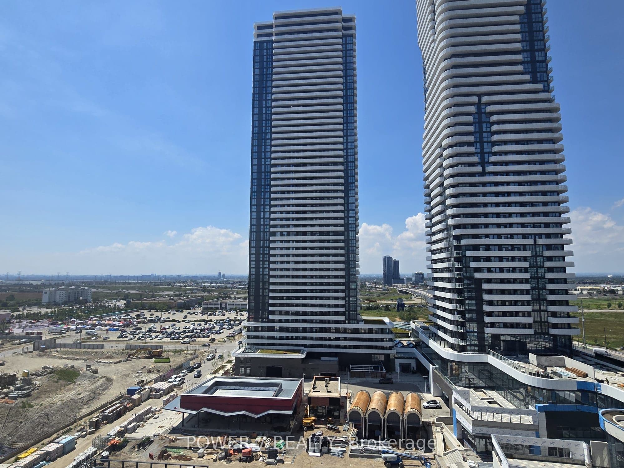 Unit 1503 28 Interchange Way photo 1