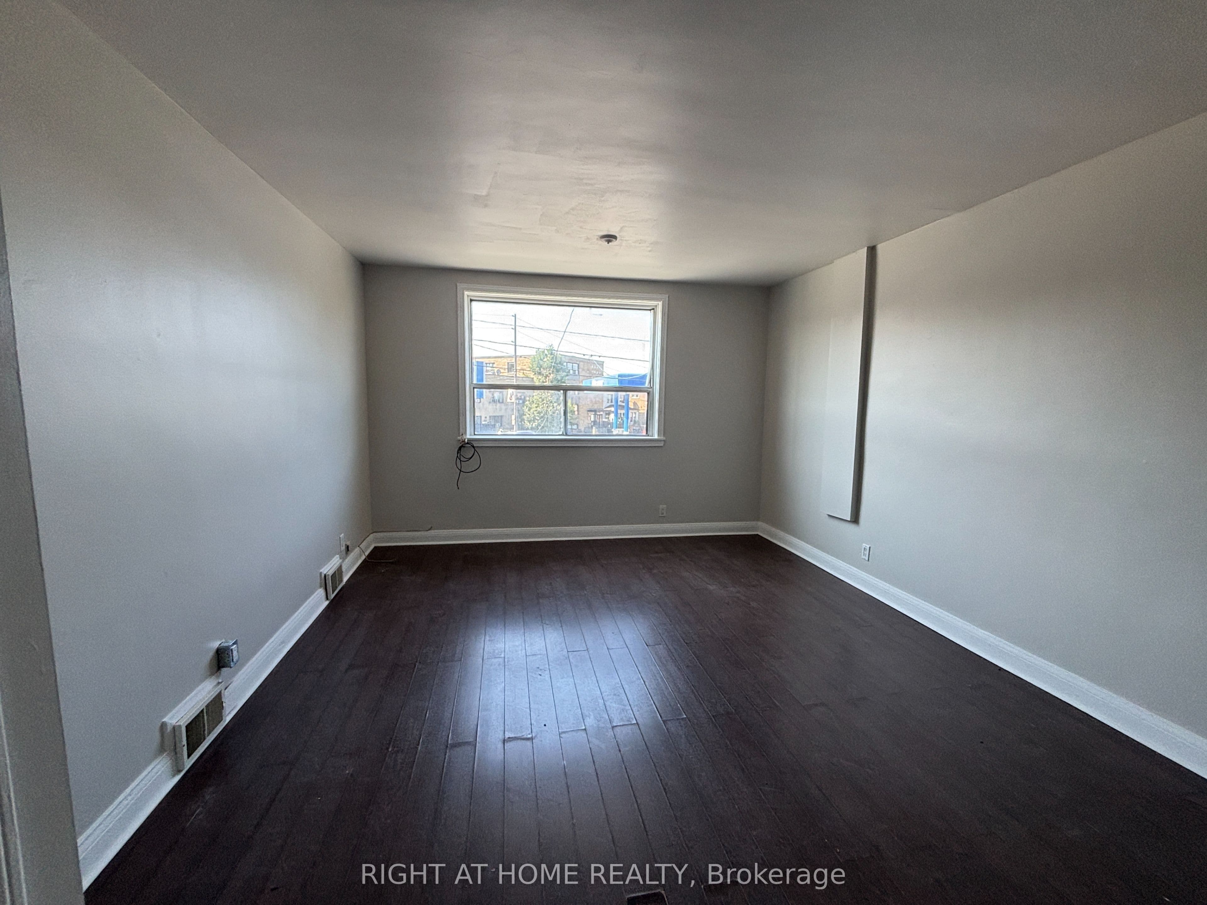 Unit Unit 2 Upper 503 Oakwood Avenue photo 1