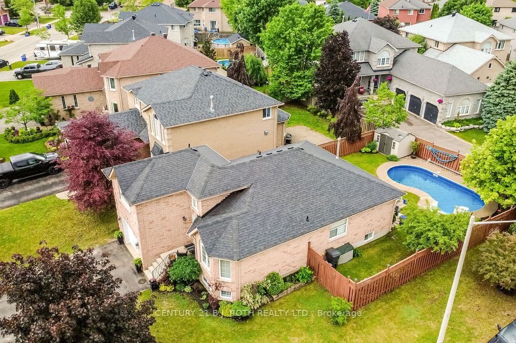 30 McAvoy Drive photo 1