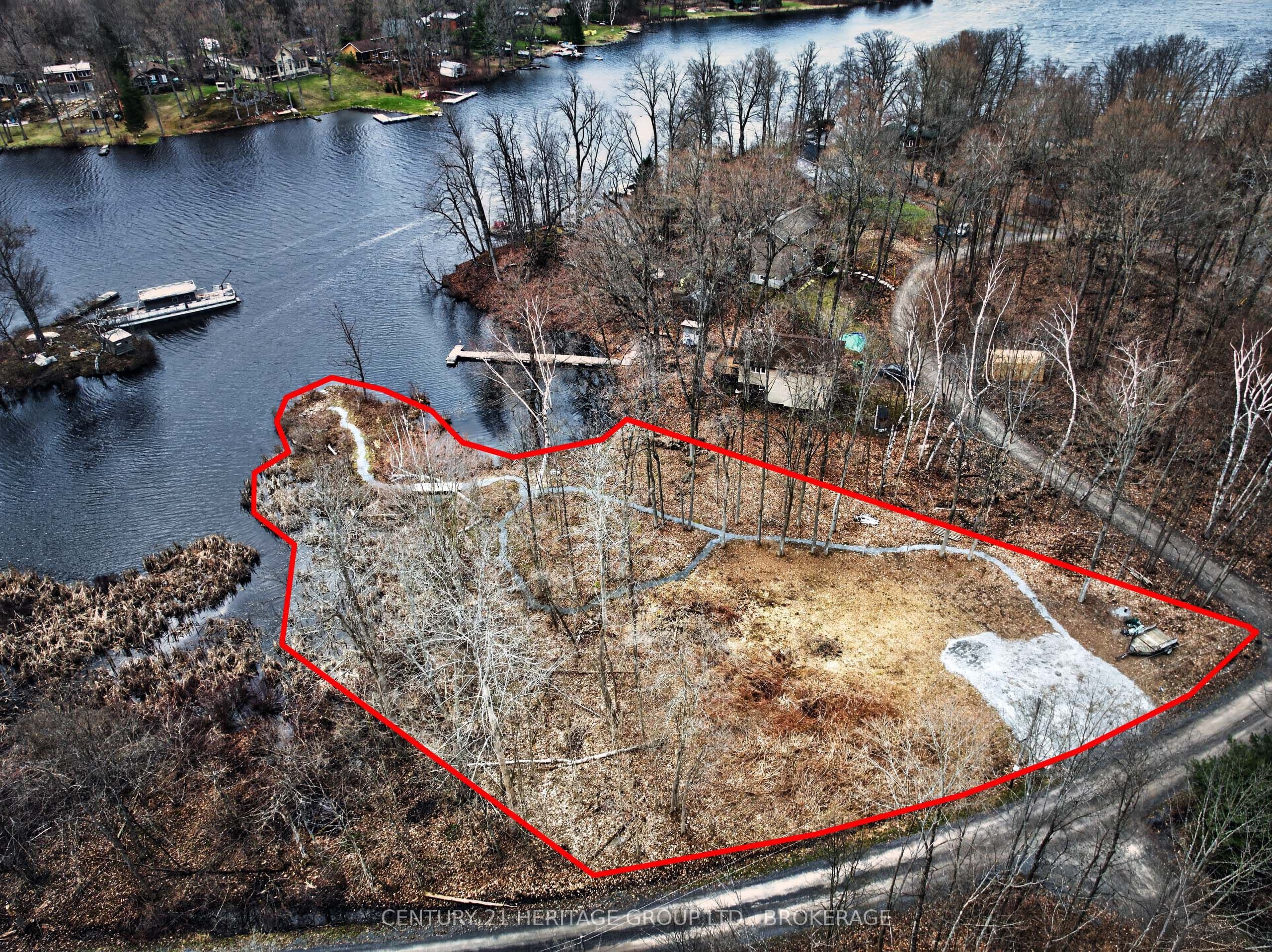 828 Thomas Road photo 1