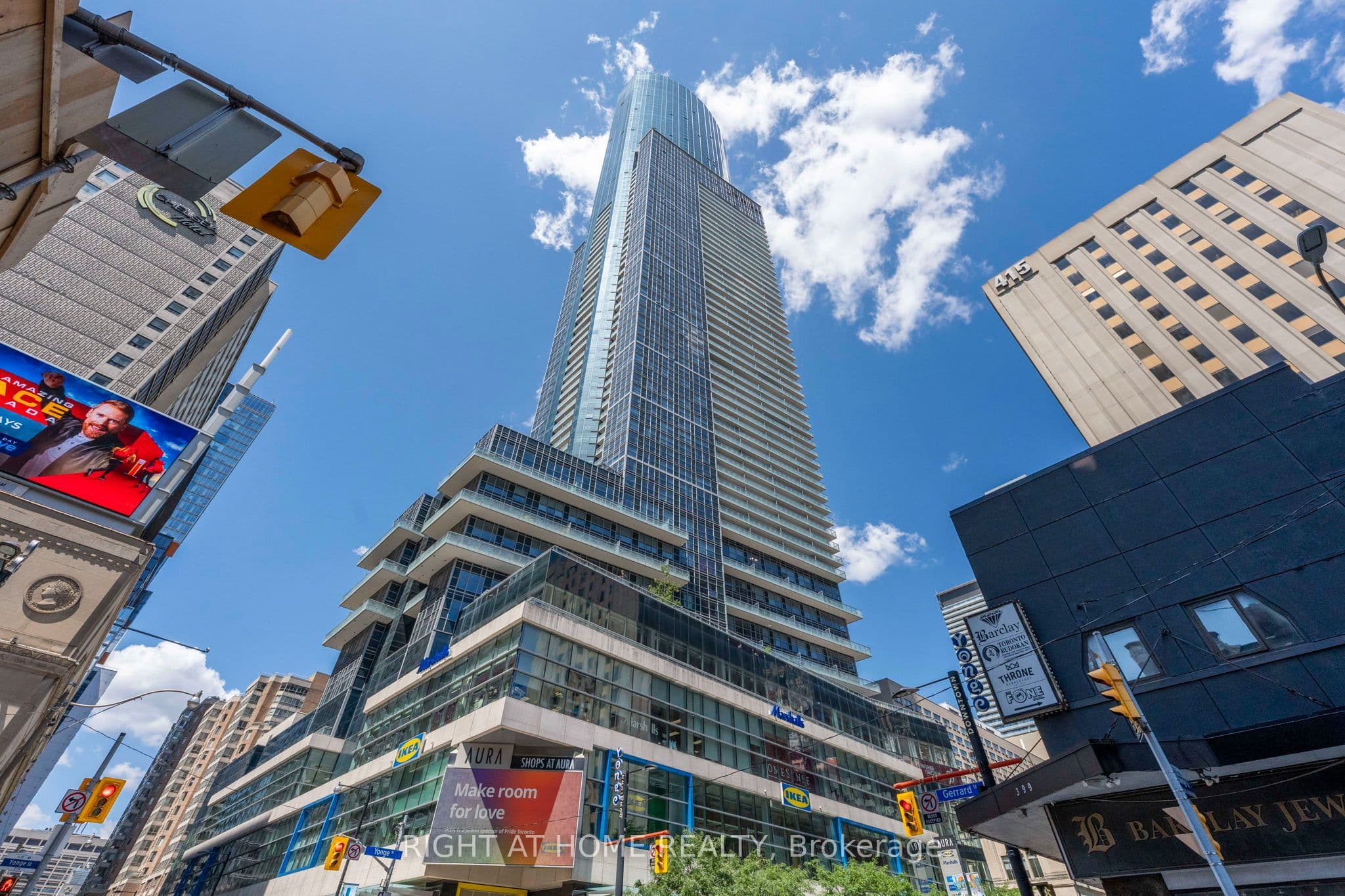 Unit 5614 386 Yonge Street photo 1