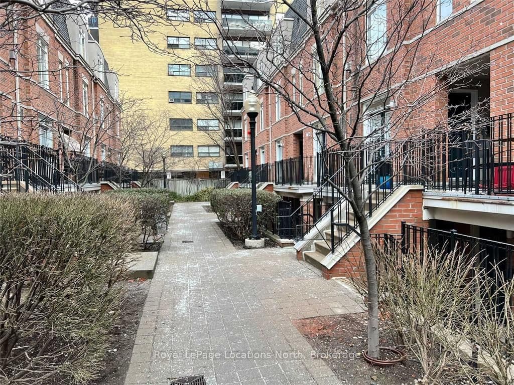 Unit 211 415 Jarvis Street photo 1