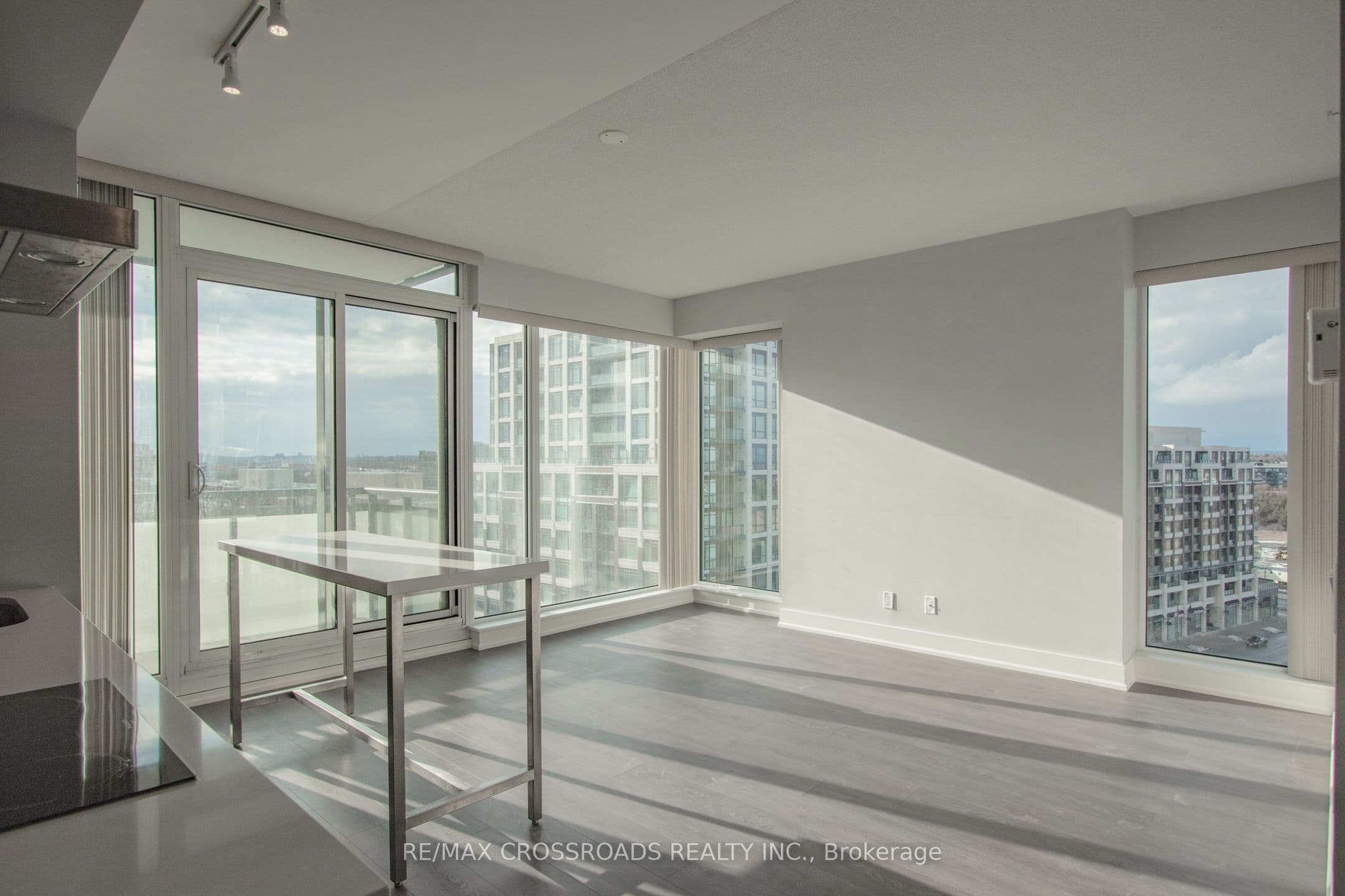 Unit 912 8081 Birchmount Road photo 1