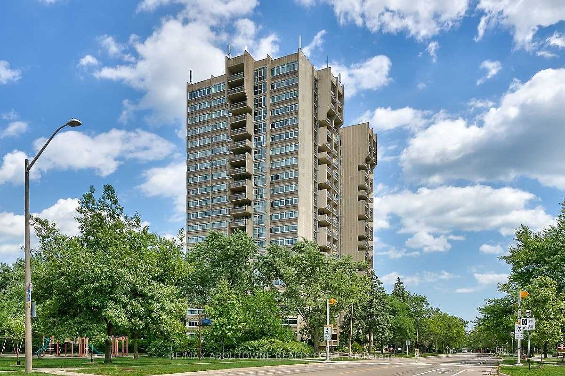 Unit 1207 1359 White Oaks Boulevard photo 1