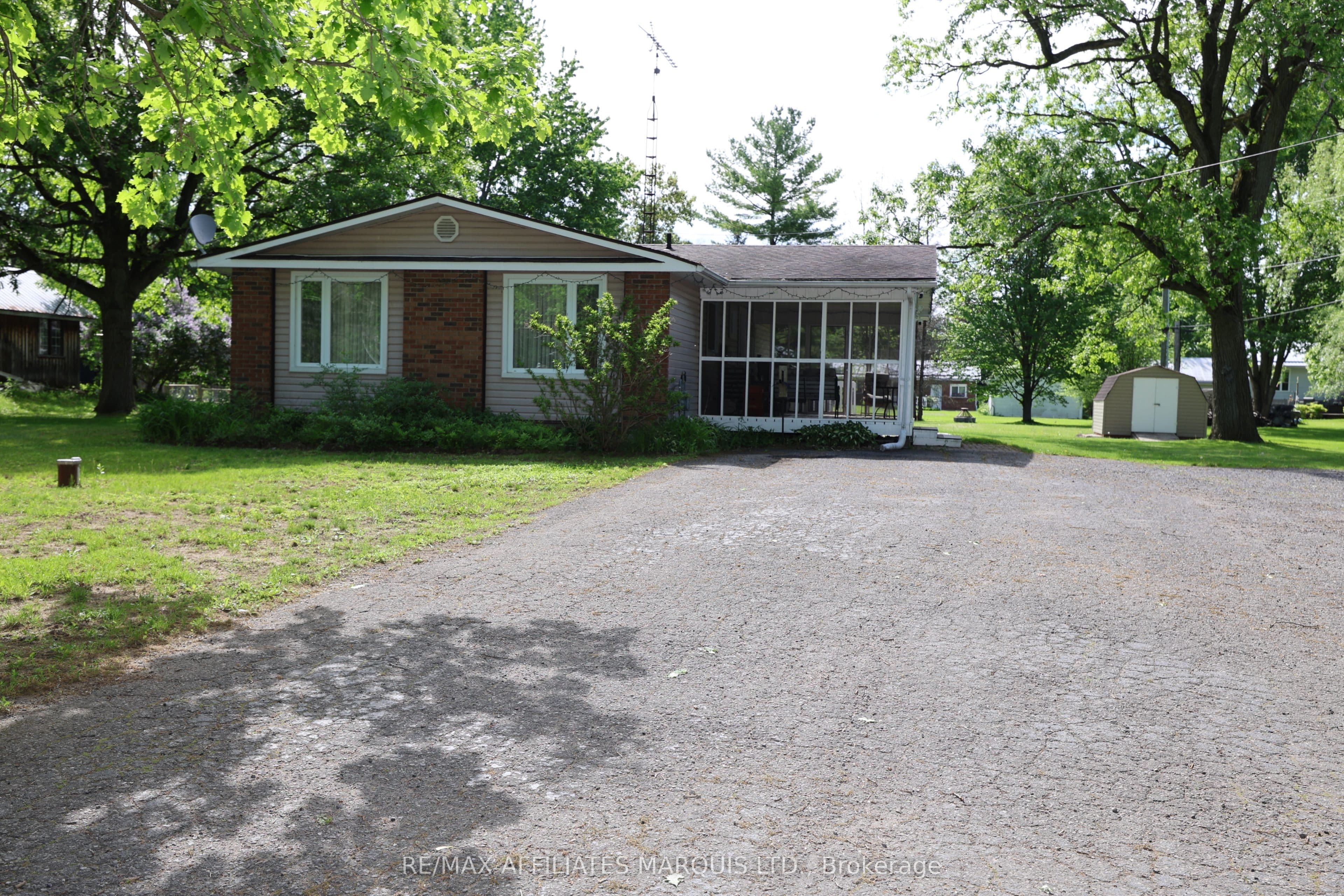 9 Sutton Drive photo 1