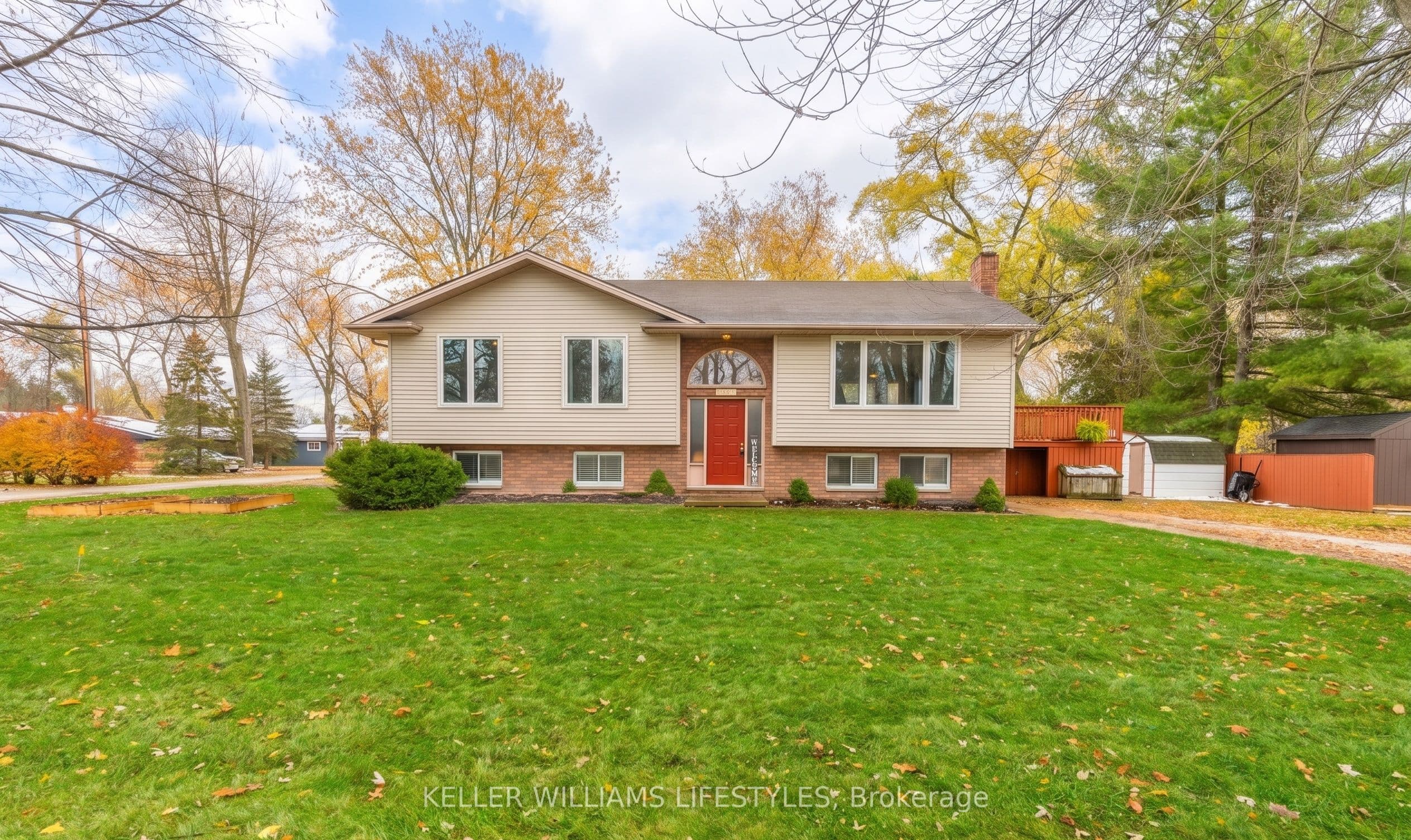 4547 William Street photo 1