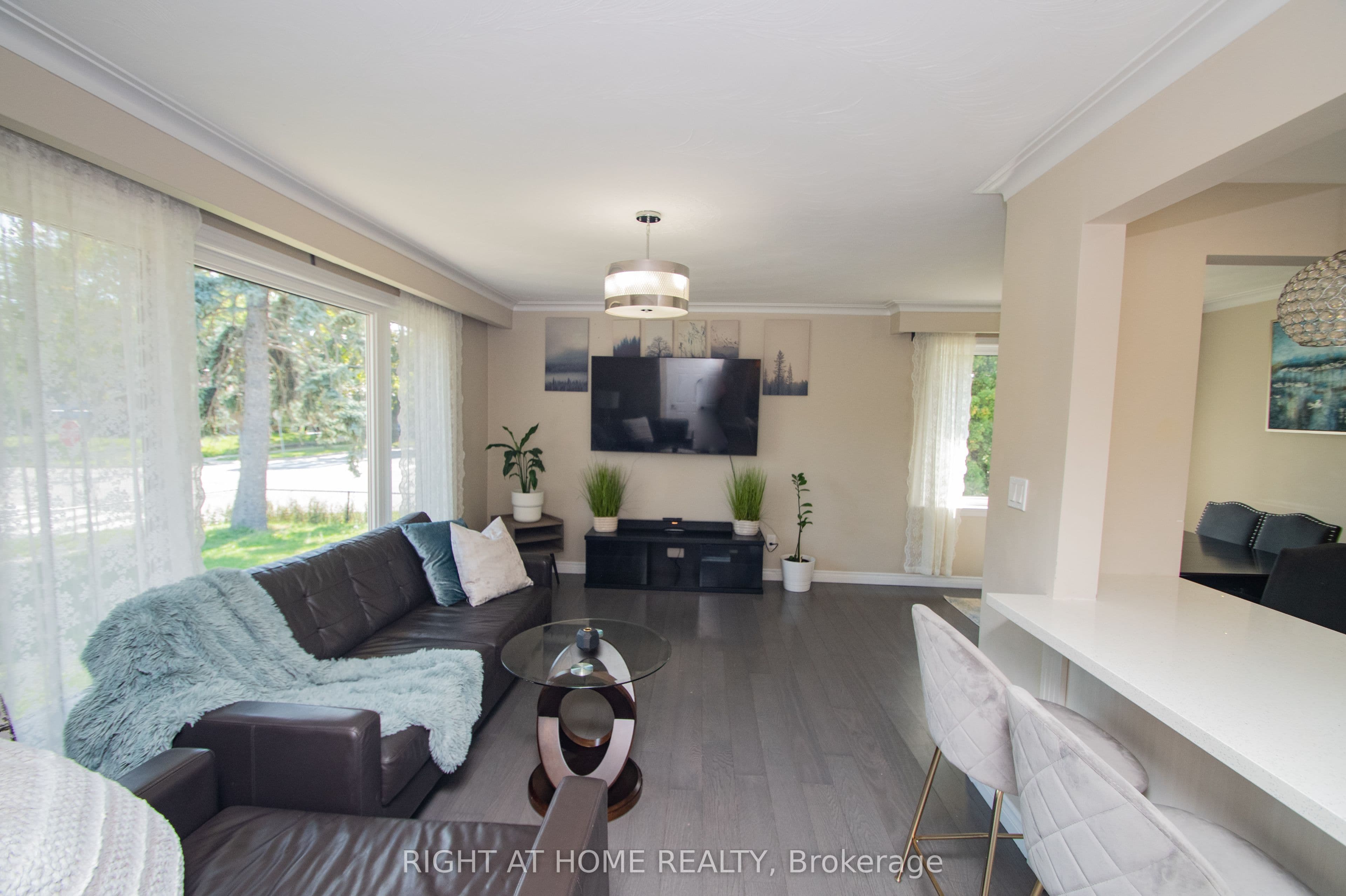 65 Bridgenorth Crescent photo 1