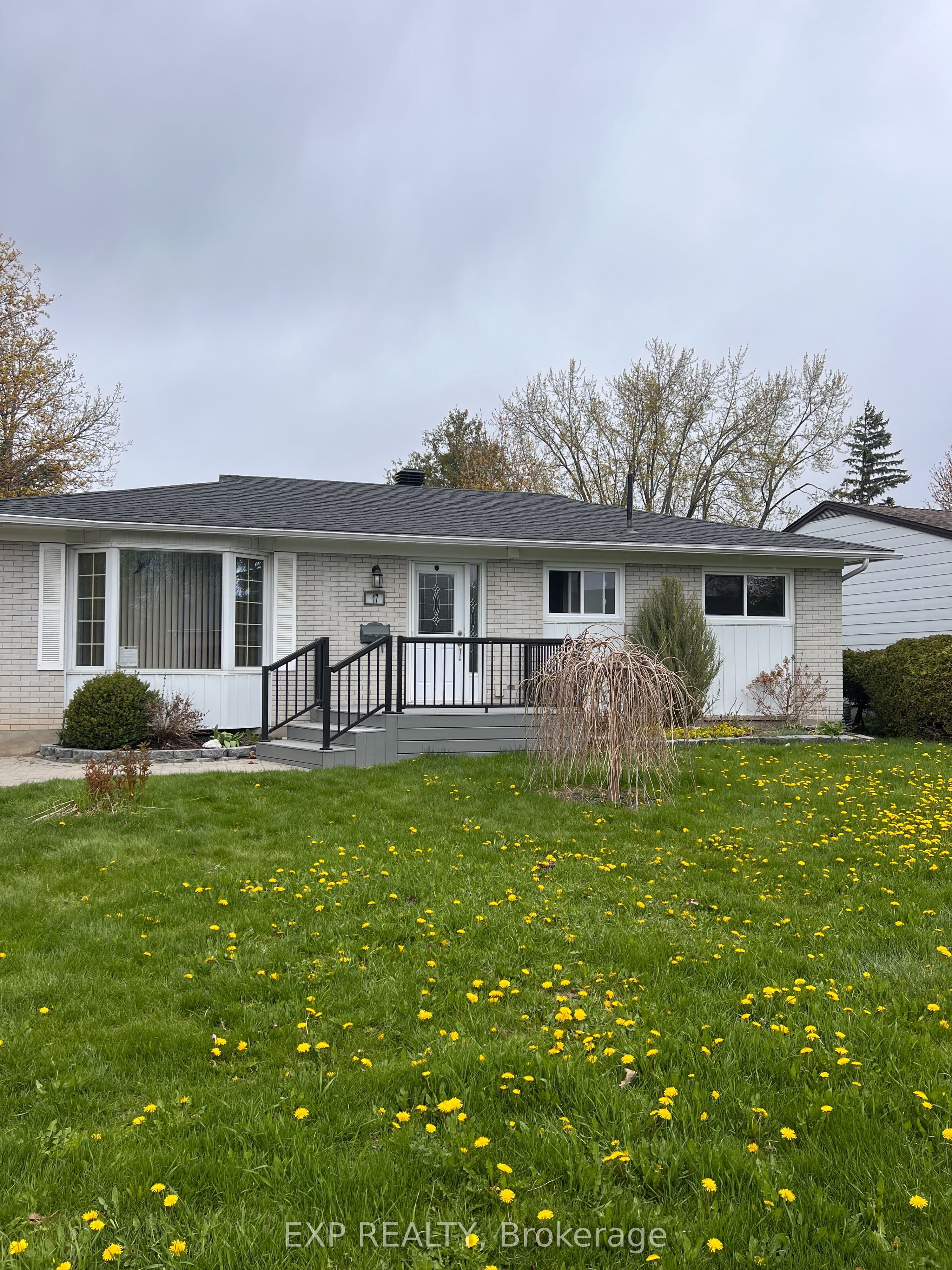 Unit 1 17 Canfield Road photo 1