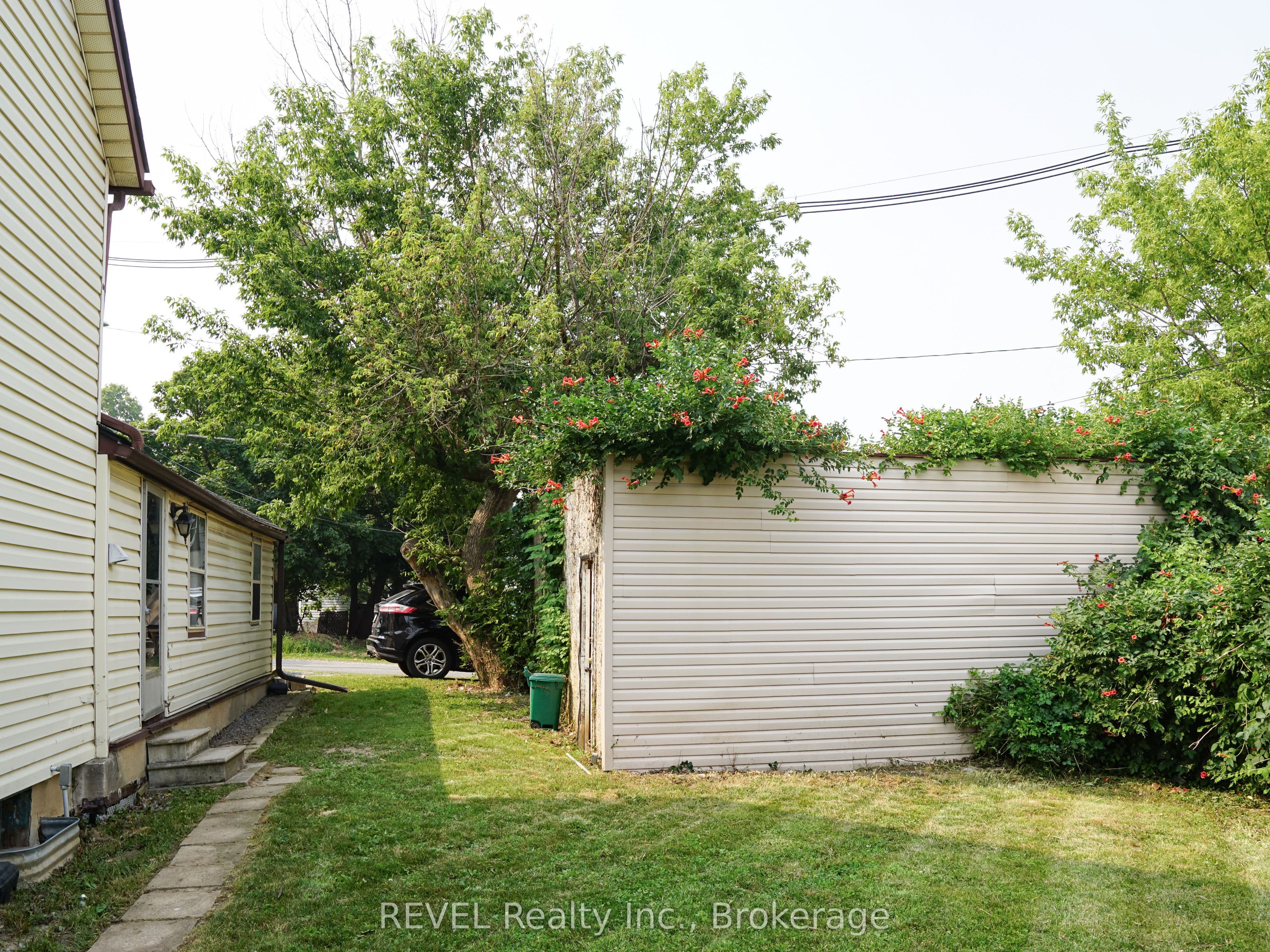 389 Glendale Avenue photo 1