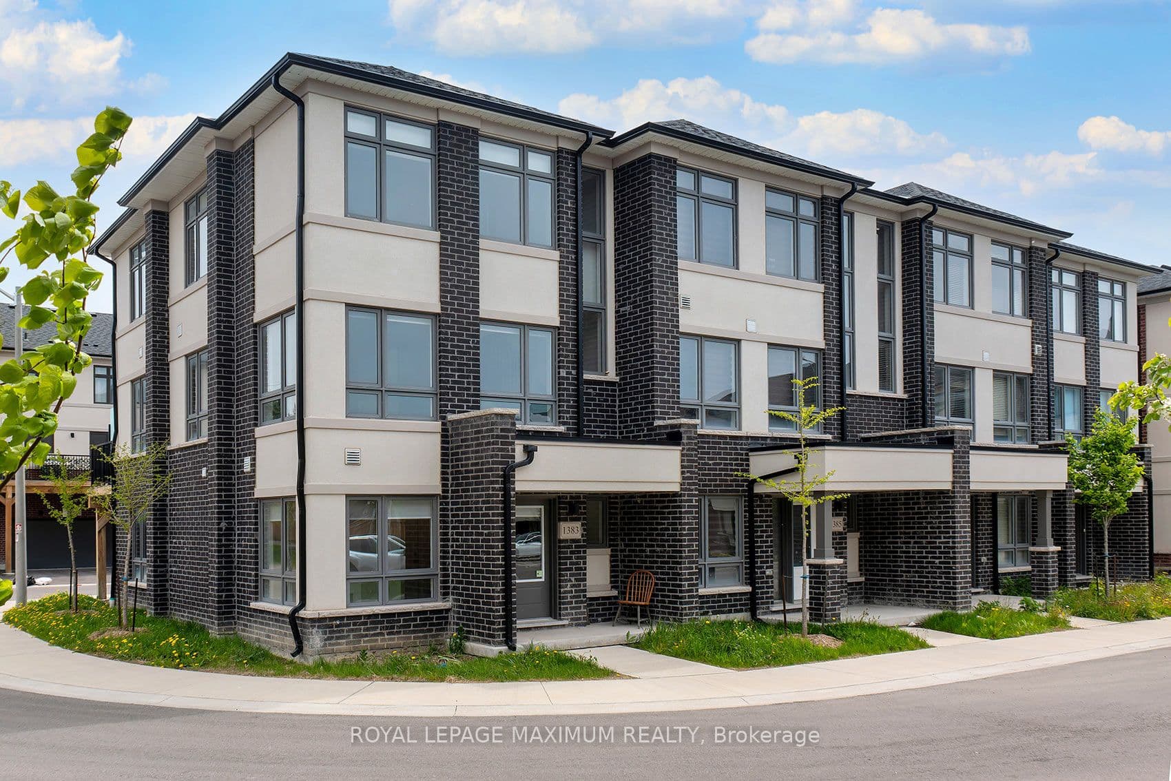 1383 Brandenton Path photo 1