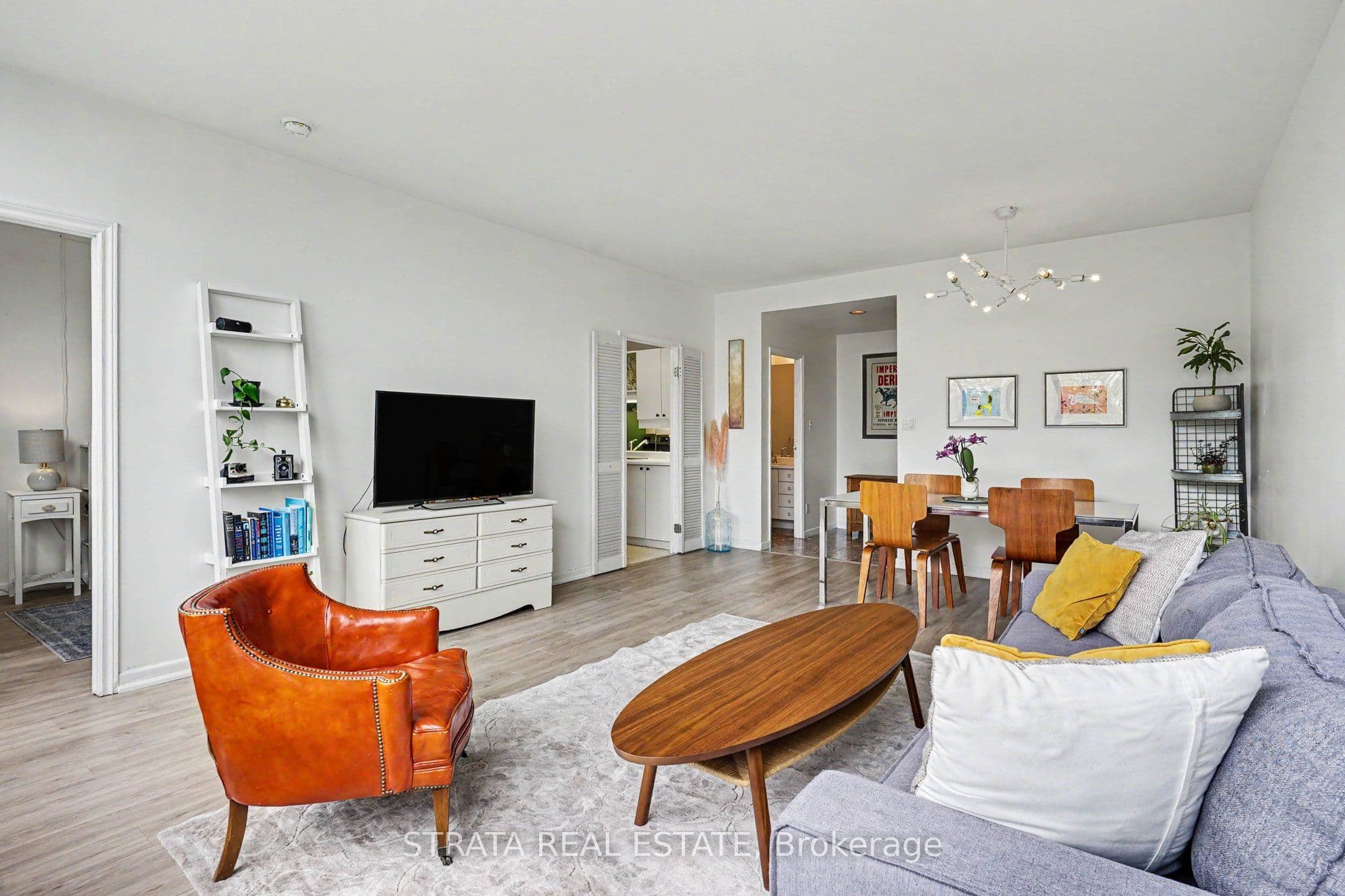 Unit 406 300 Coxwell Avenue photo 1