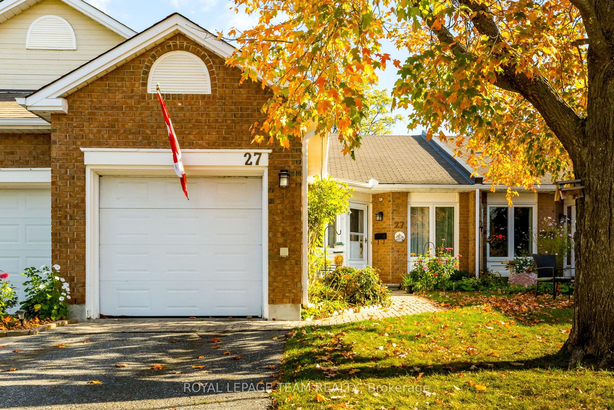 27 Pine Needles Court photo 1