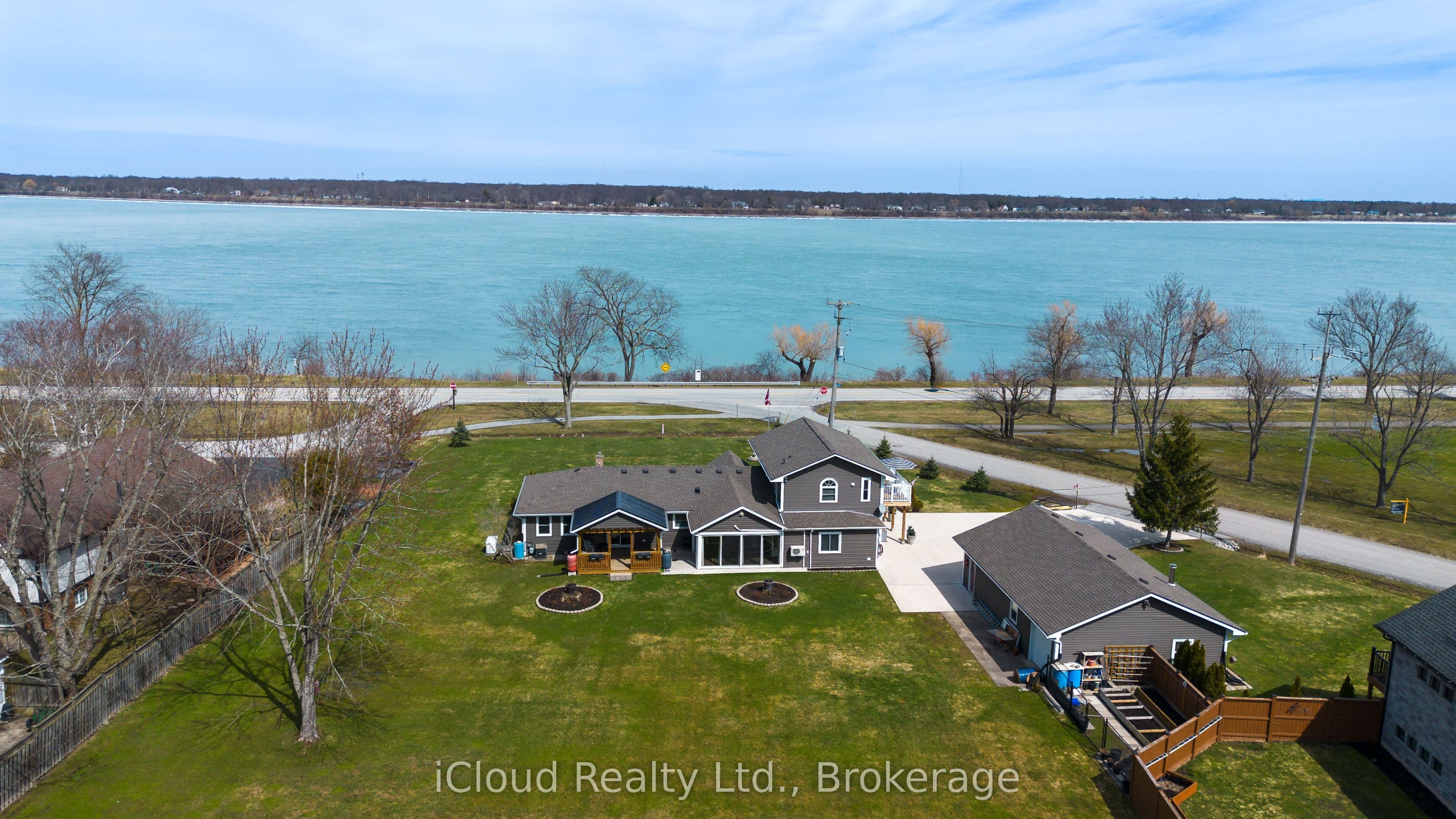 4099 Niagara Parkway photo 1