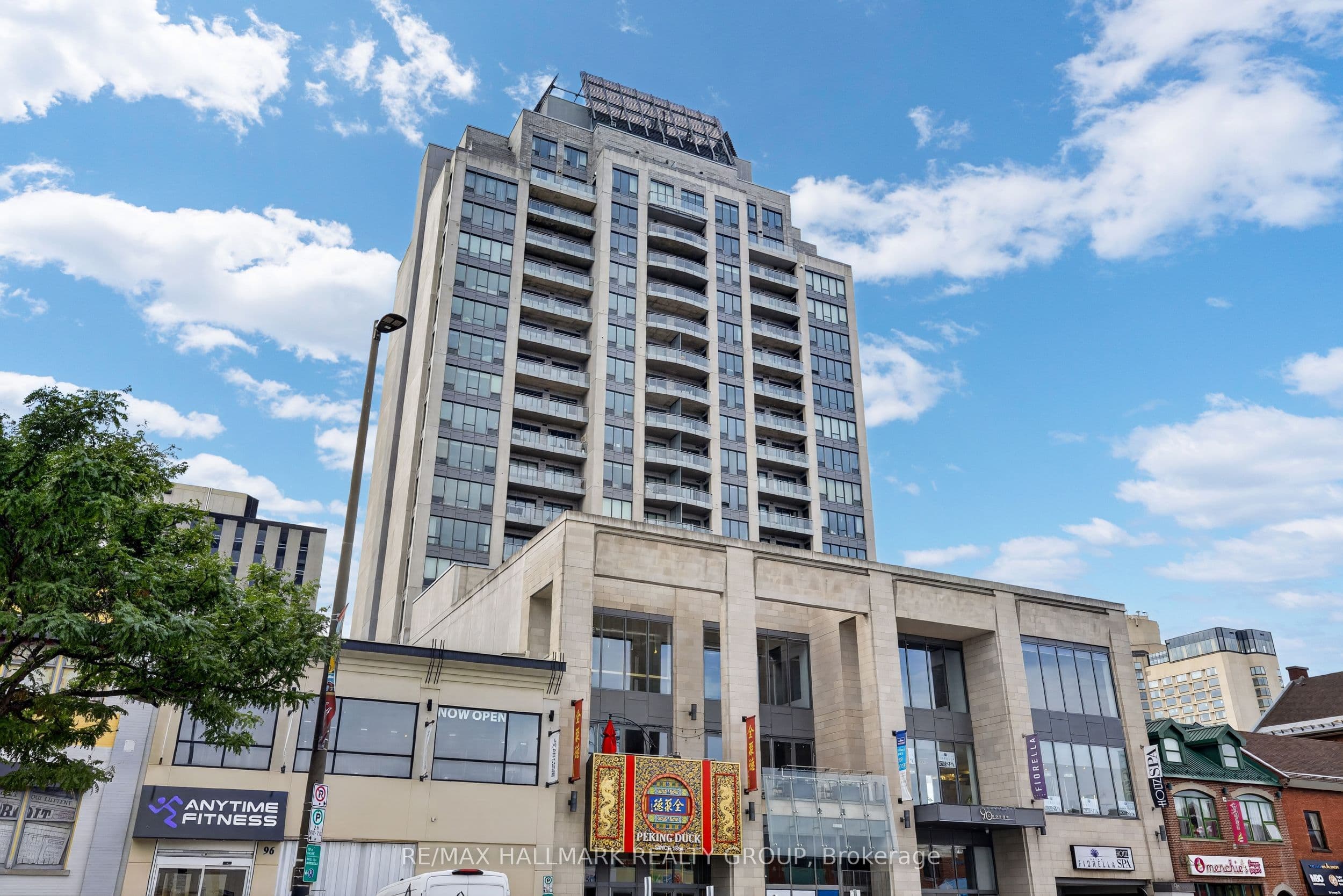 Unit 1301 90 George Street photo 1