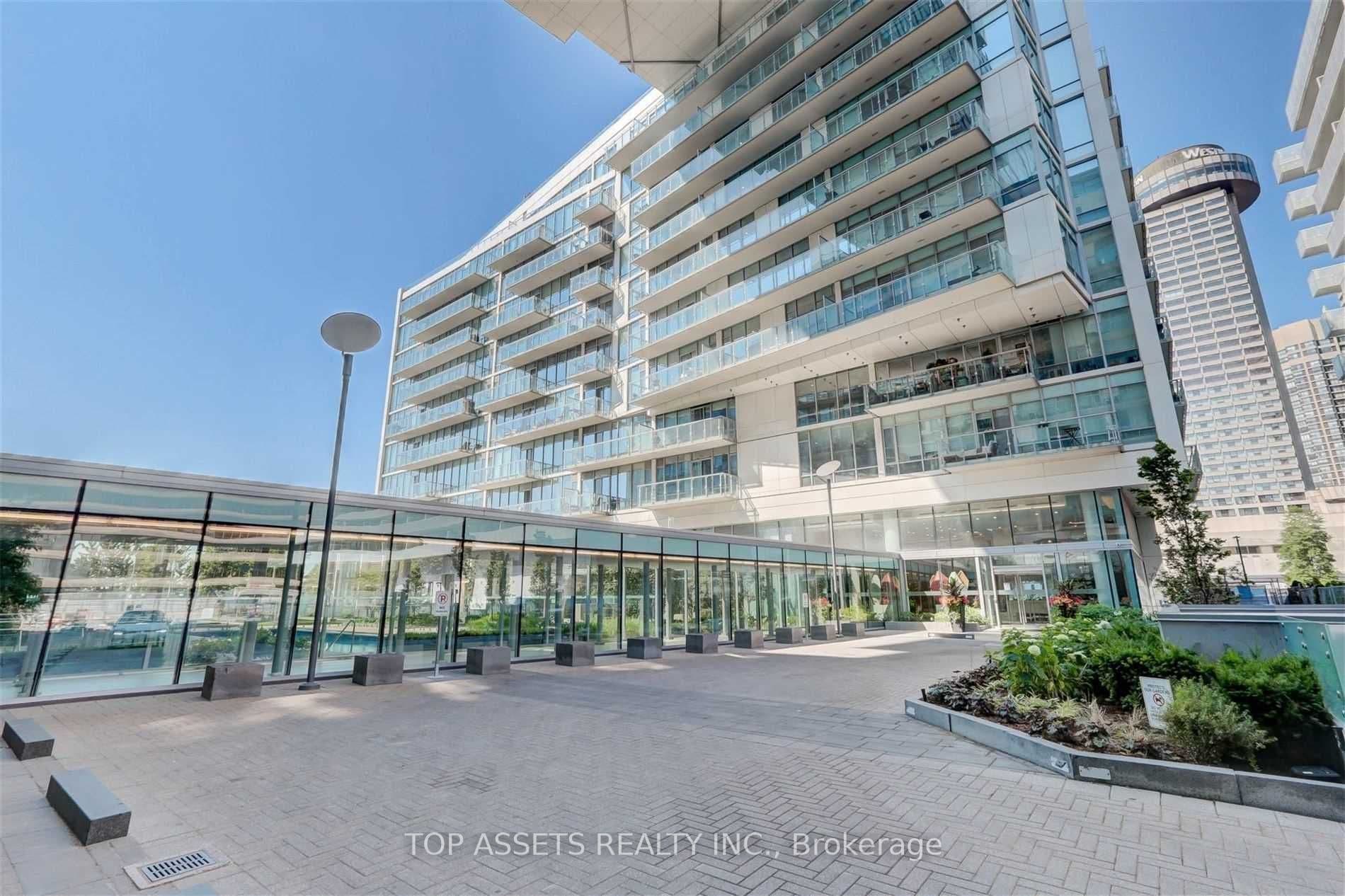 Unit 919 29 Queens Quay photo 1