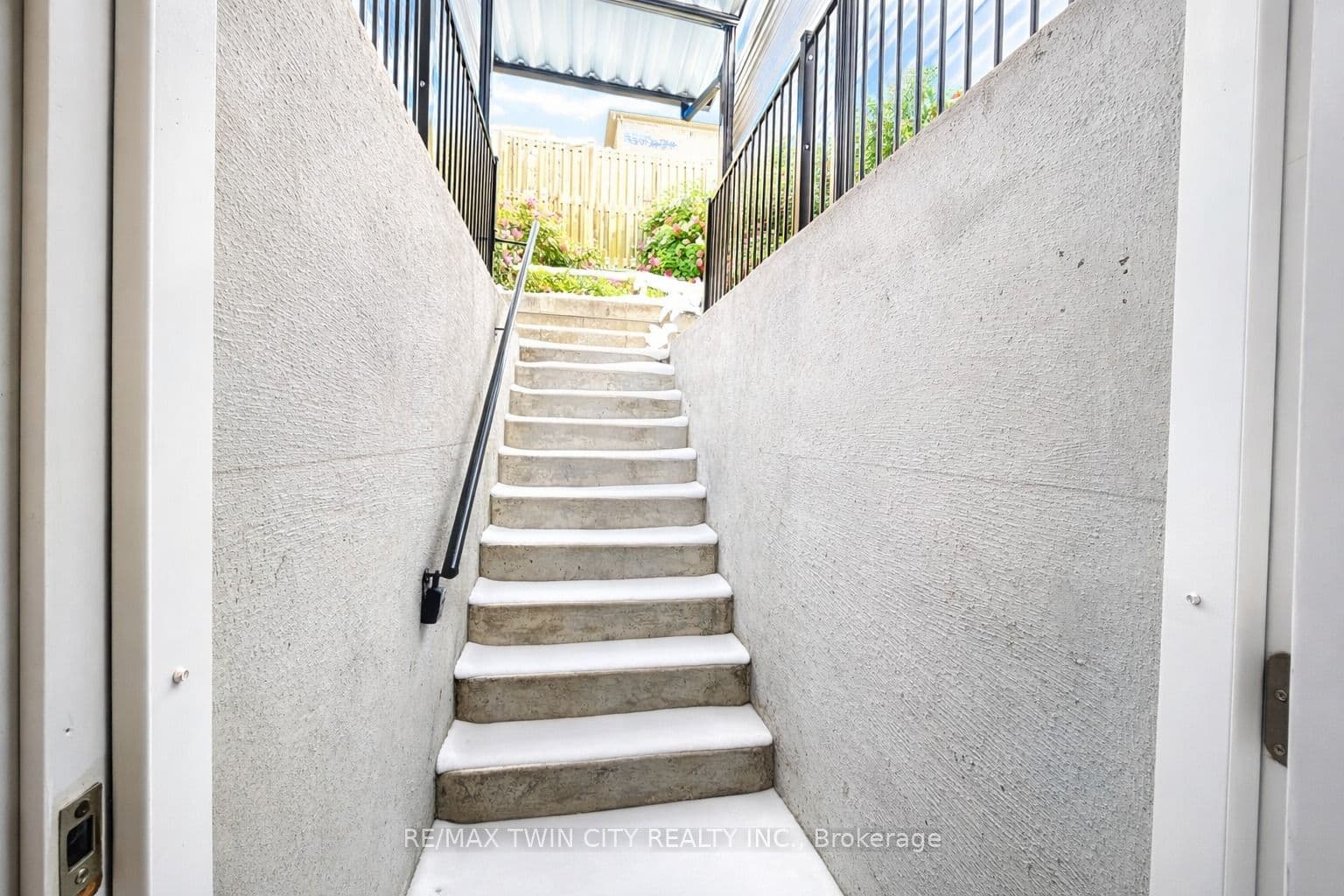 Unit Upper 186 Blair Creek Drive photo 1
